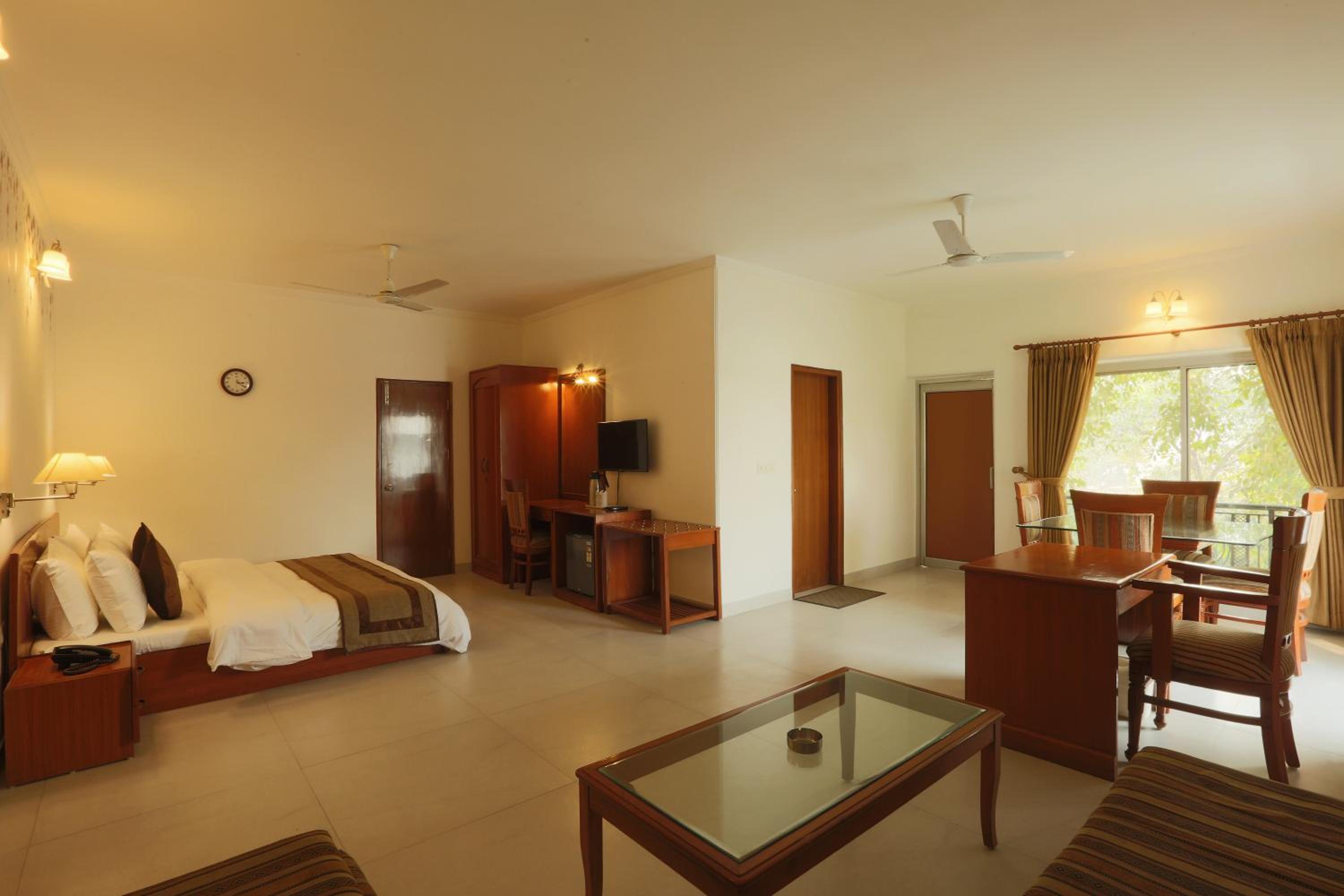 Aapno Ghar Resort & Amusement Park