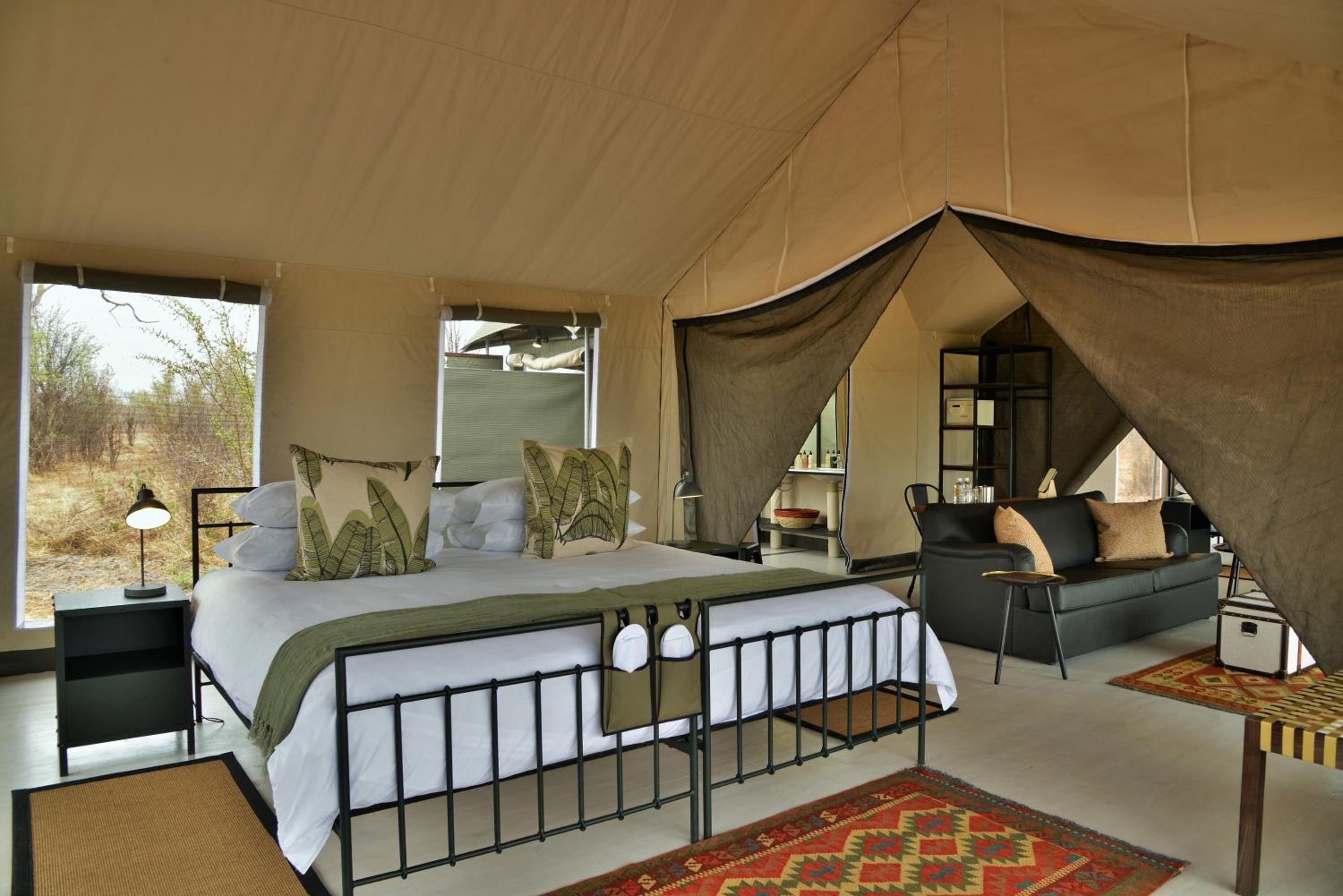 Nogatsaa Pans Chobe Lodge