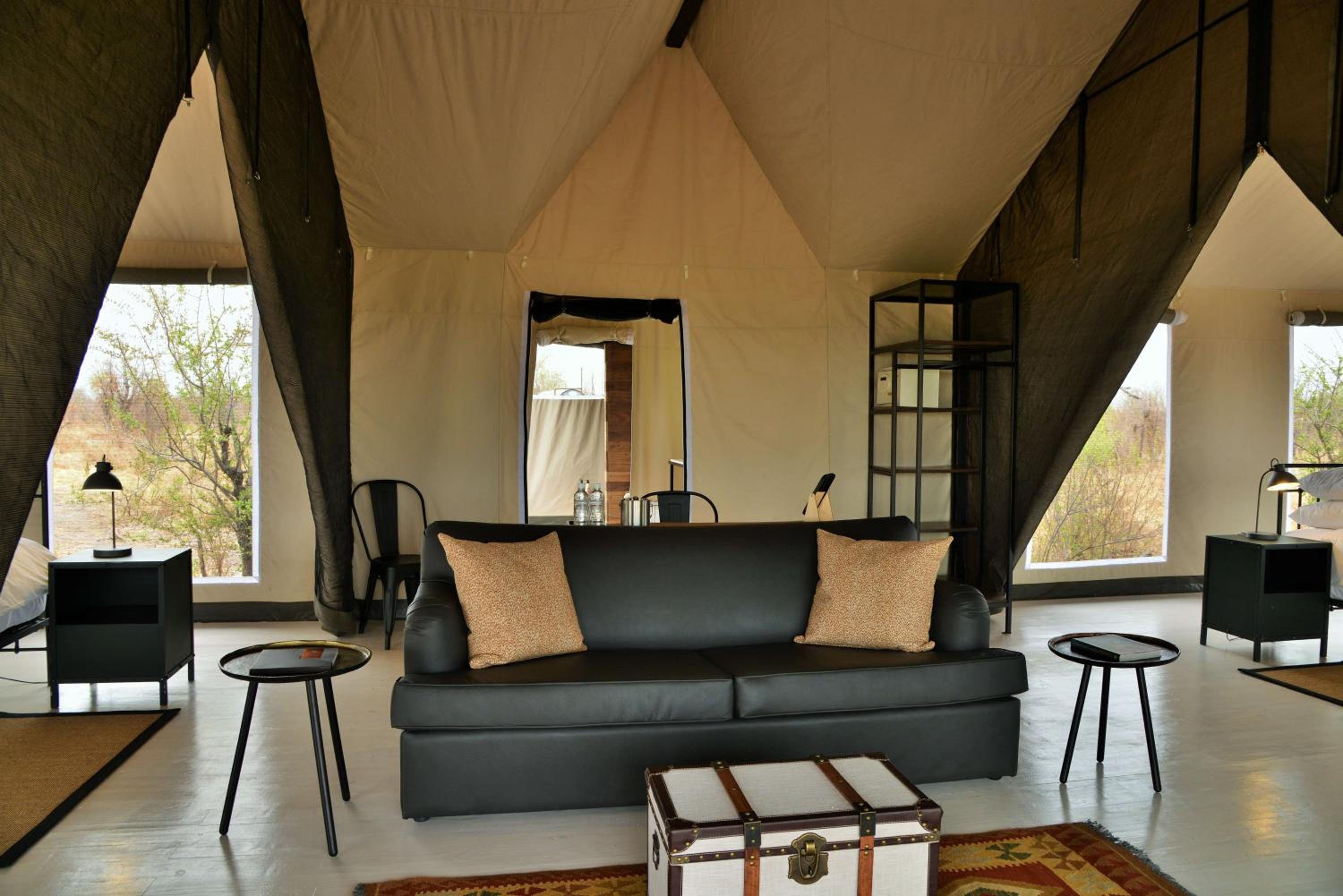 Nogatsaa Pans Chobe Lodge