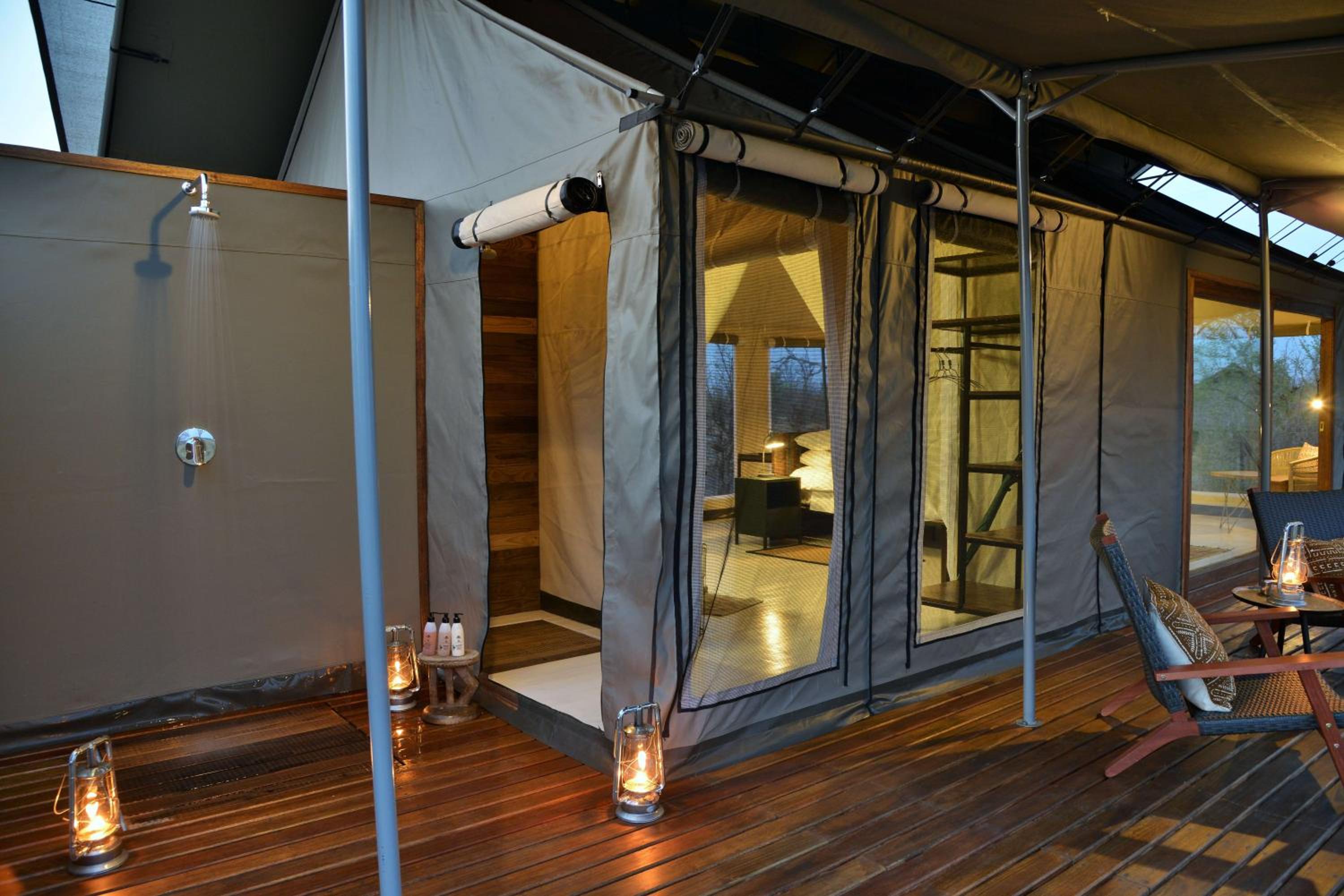 Nogatsaa Pans Chobe Lodge