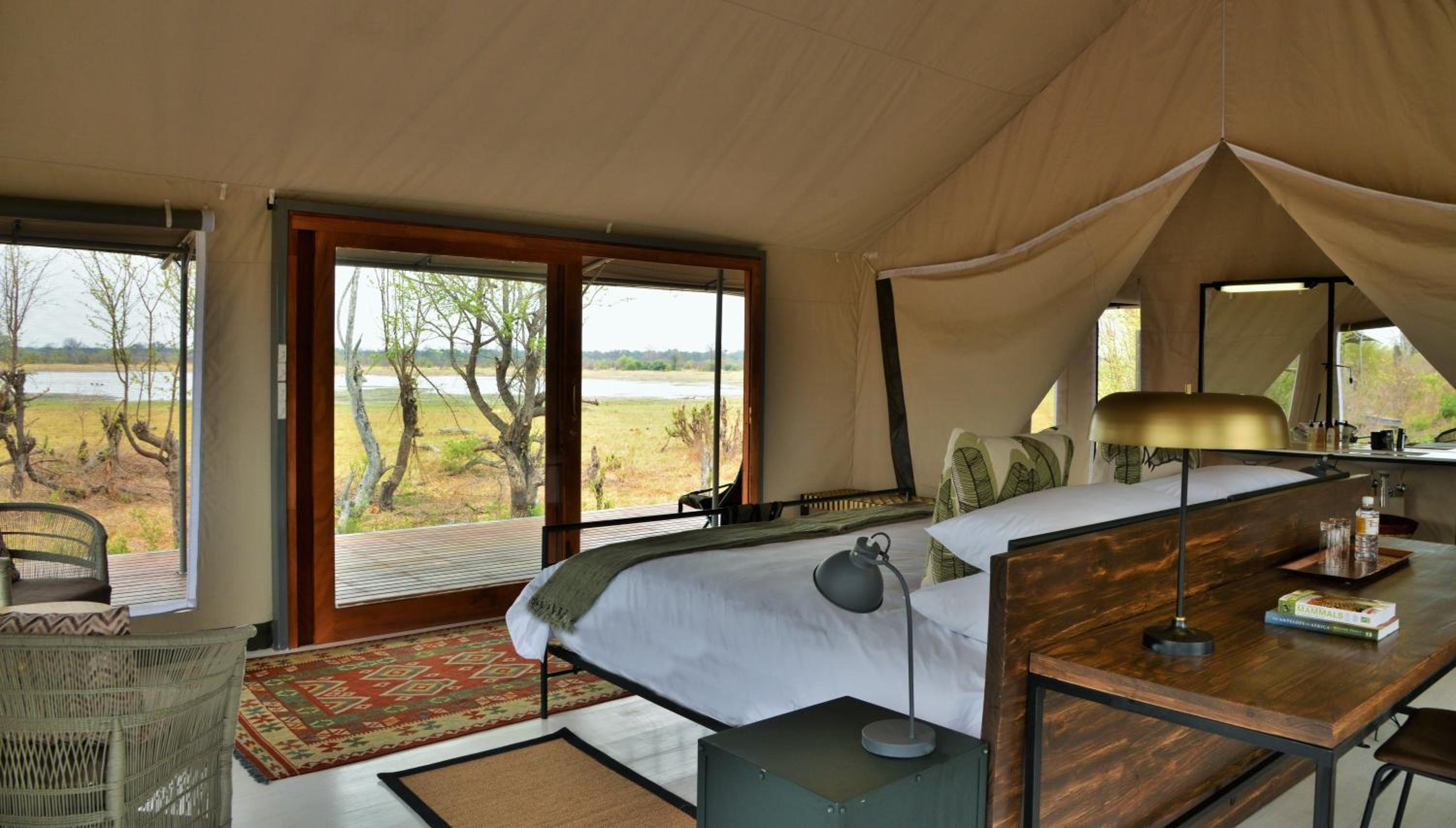 Nogatsaa Pans Chobe Lodge