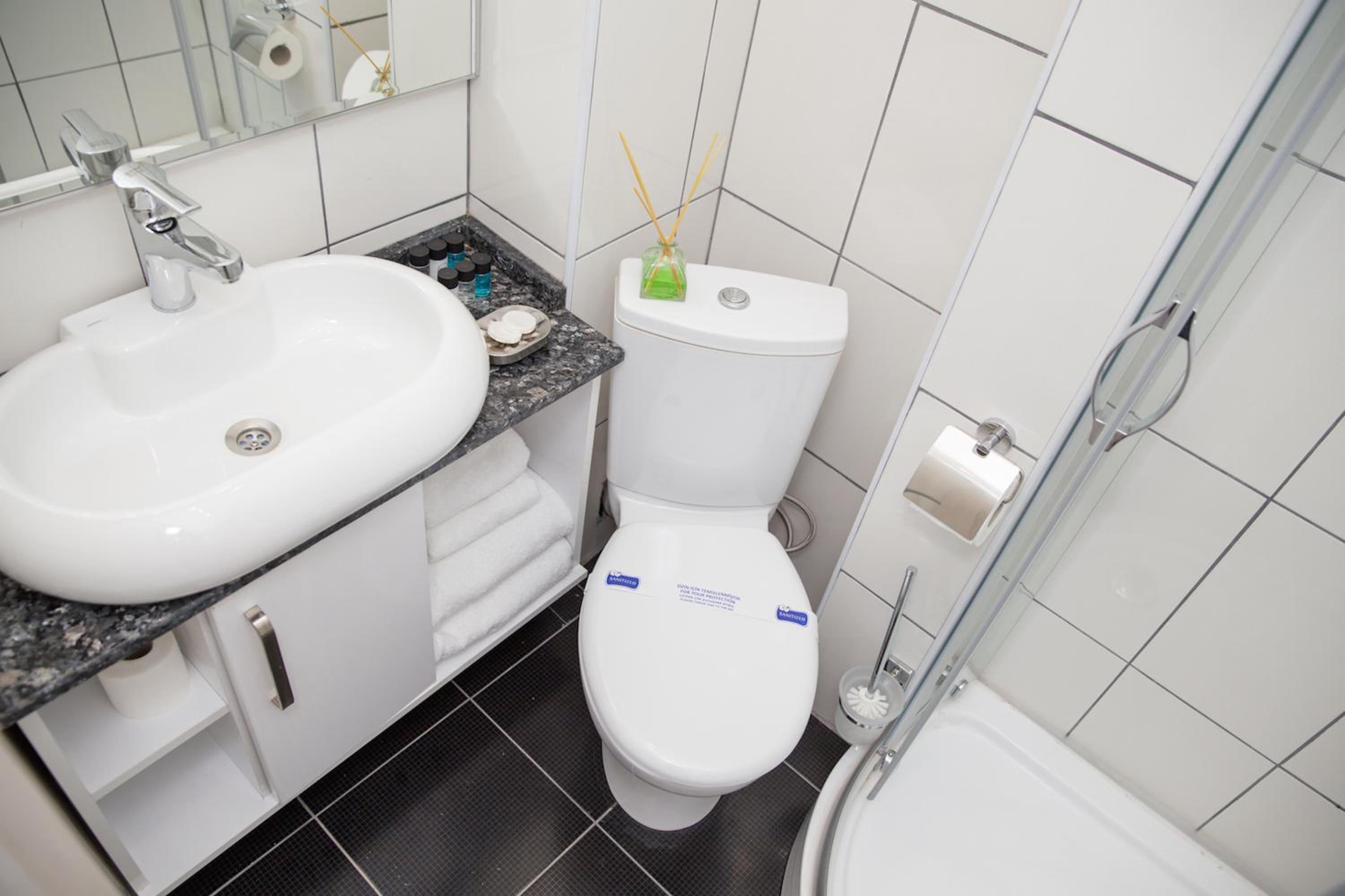 Bayer Hotel - Image 10