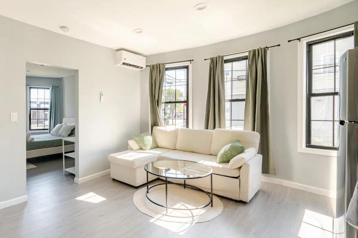 Modern Apartment in Black Rock-, photo 10