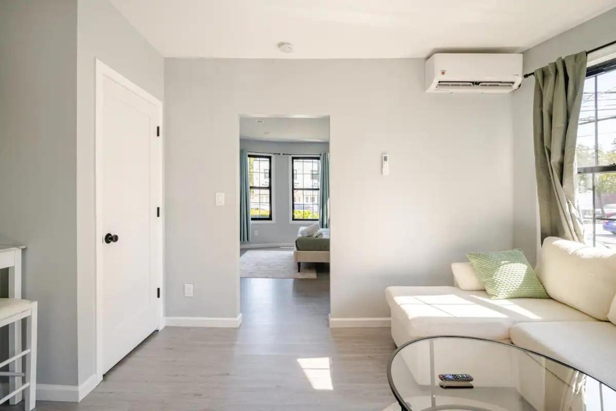Modern Apartment in Black Rock-
