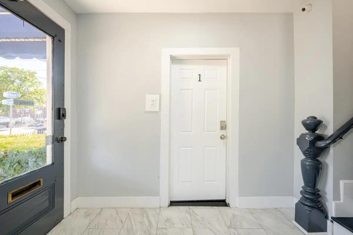 Modern Apartment in Black Rock-, photo 14
