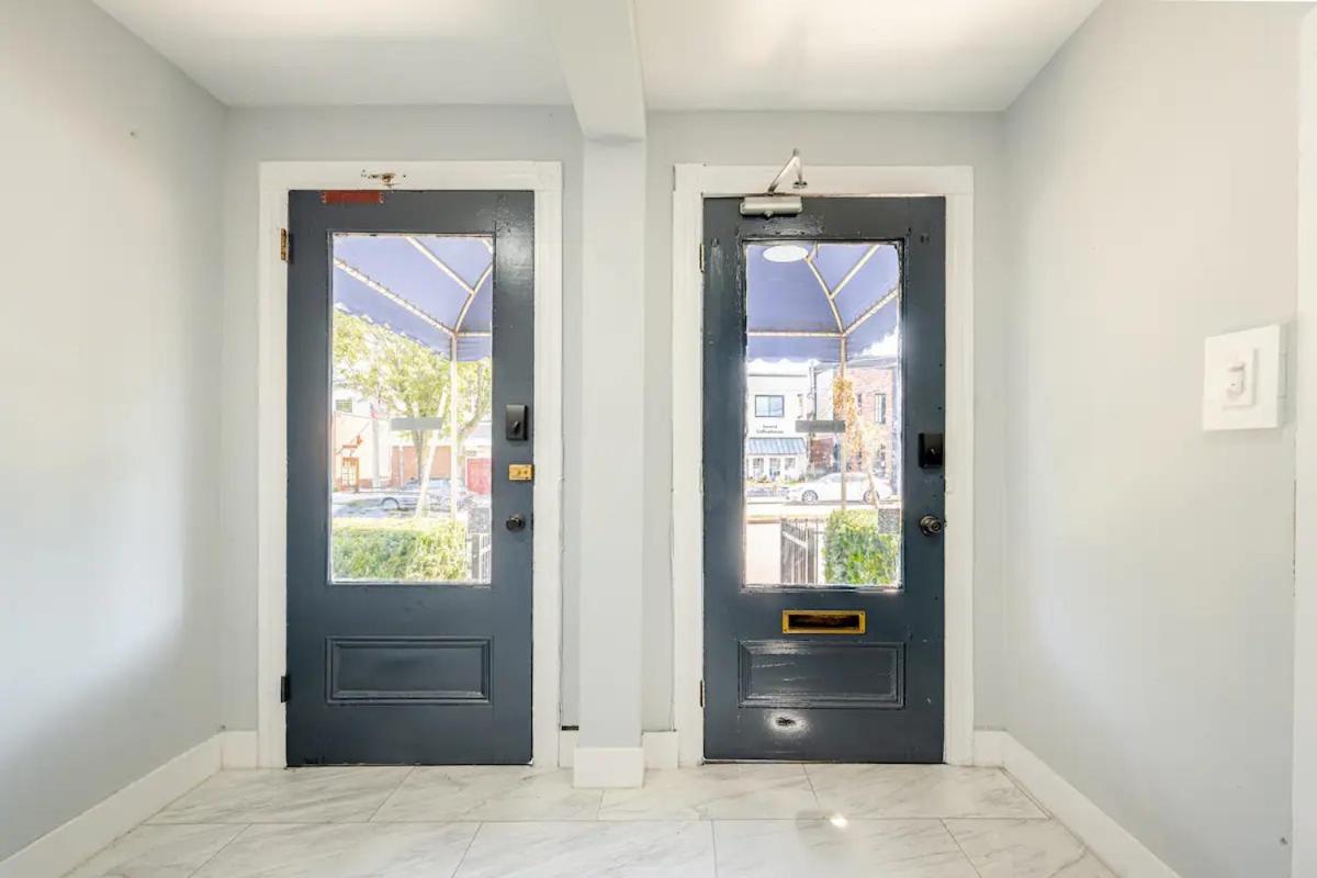 Modern Apartment in Black Rock-, photo 15