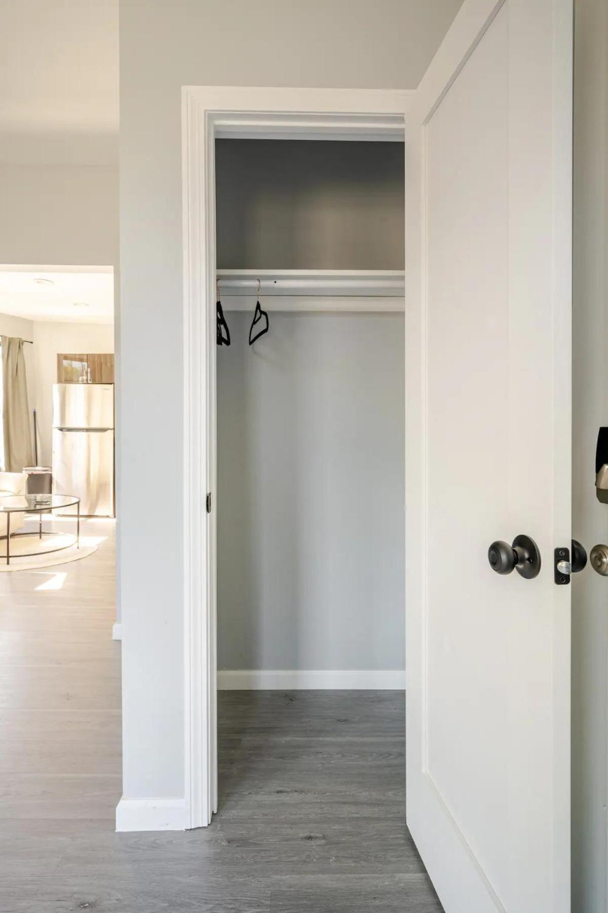 Modern Apartment in Black Rock-