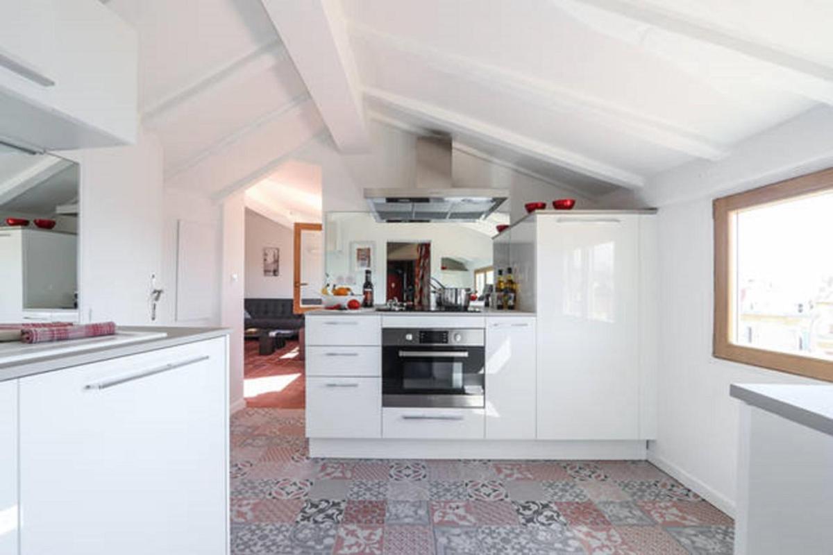 LE GILLY 6 - F3 EXCEPTIONNEL, VUE MER, MODERNE, CLIMATISATION, Vieux-Nice view 5