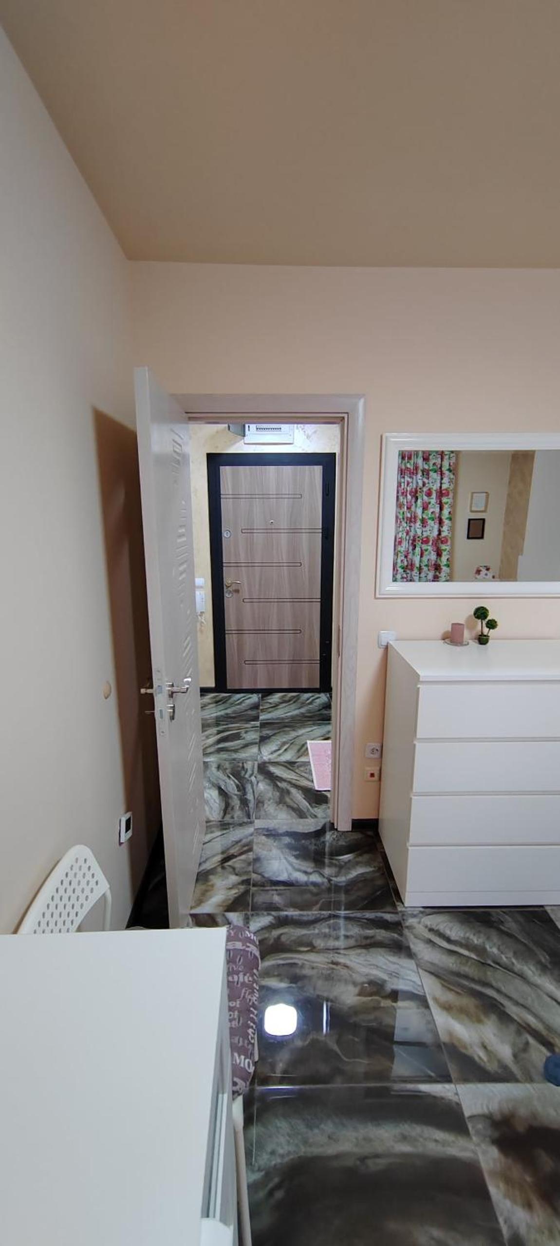 Stylish Rose Garden Apartment with Balcony & Parking, photo 12