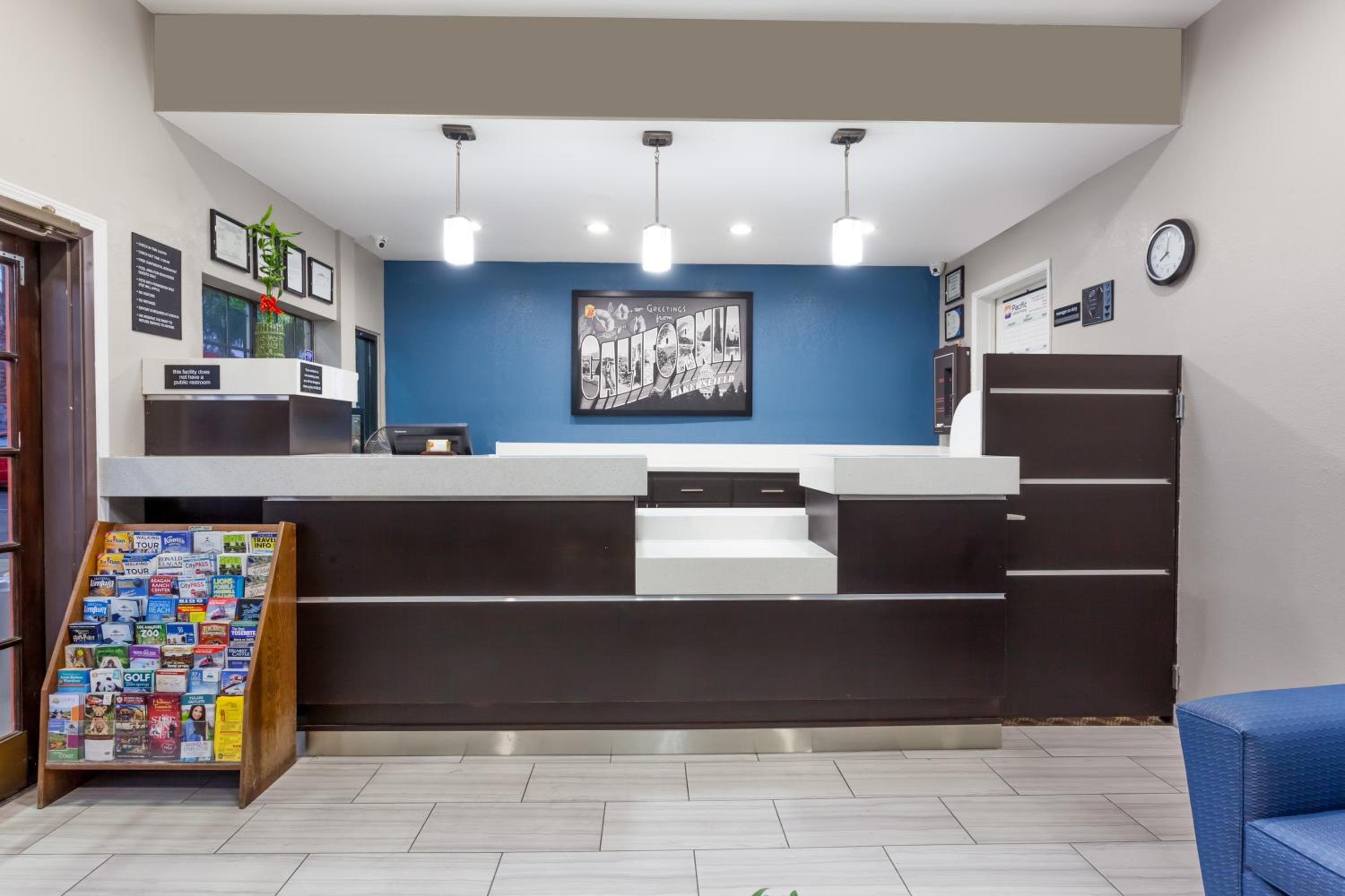 Super 8 by Wyndham Bakersfield South CA, Photo 27