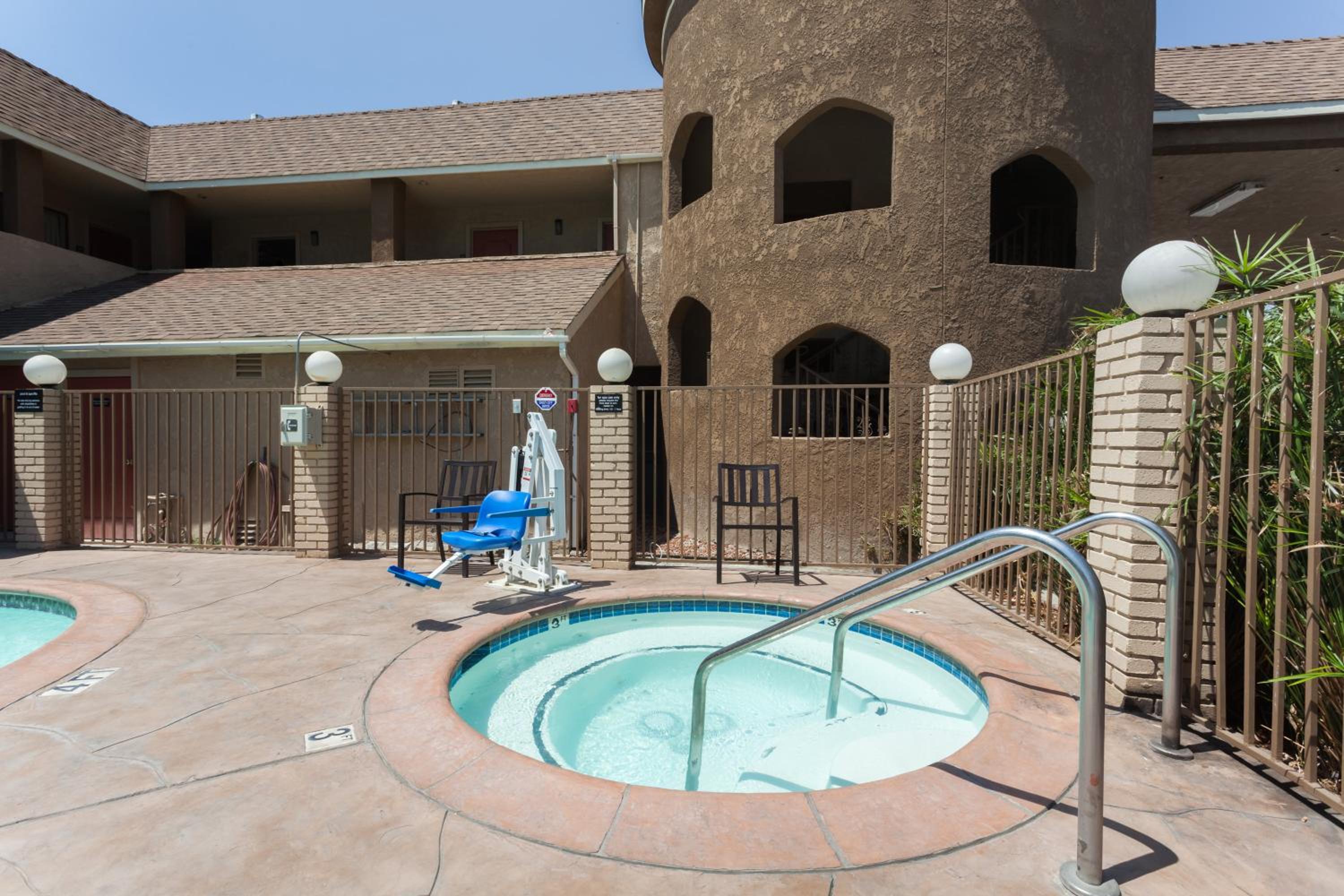 Super 8 by Wyndham Bakersfield South CA, Photo 19