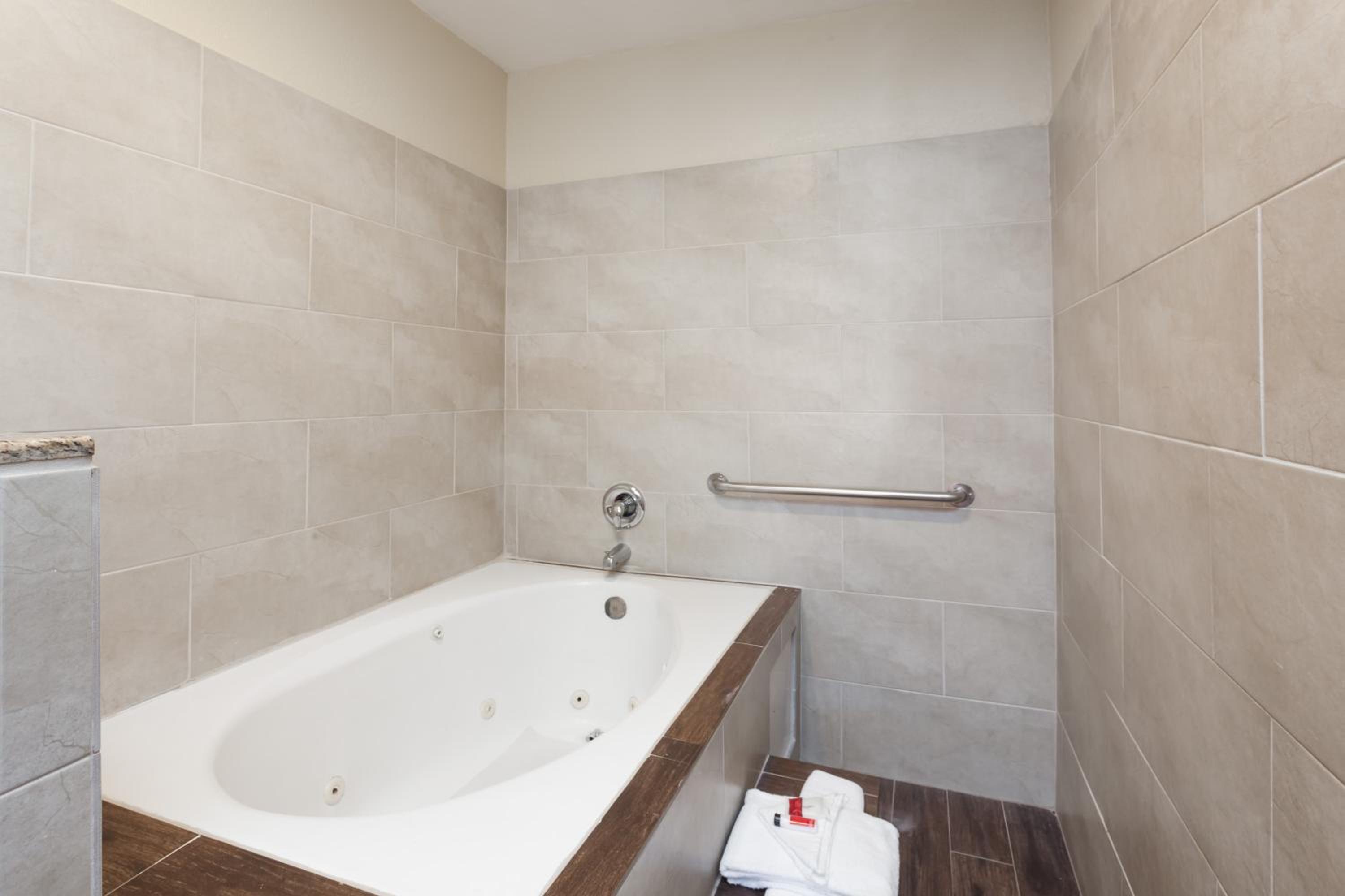 Super 8 by Wyndham Bakersfield South CA, Photo 22