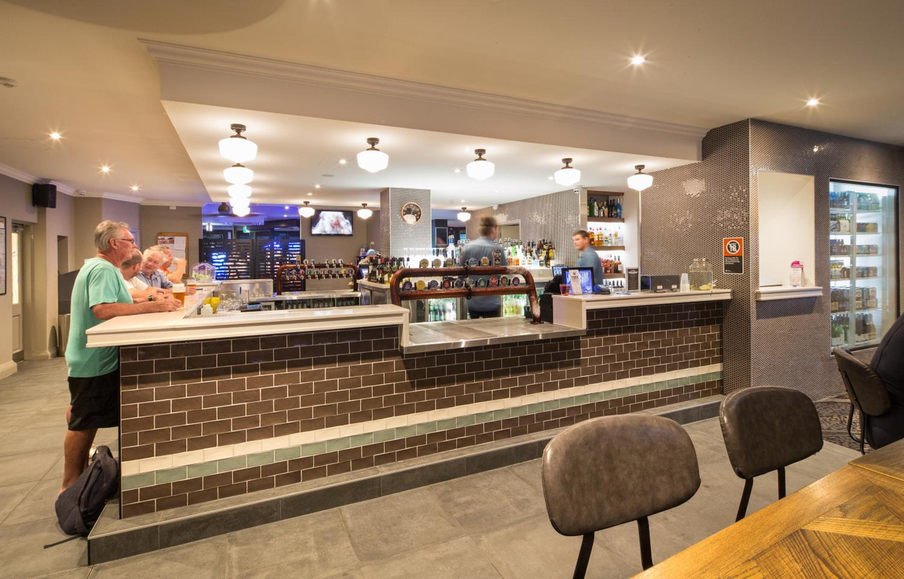 Bayview Hotel Woy Woy