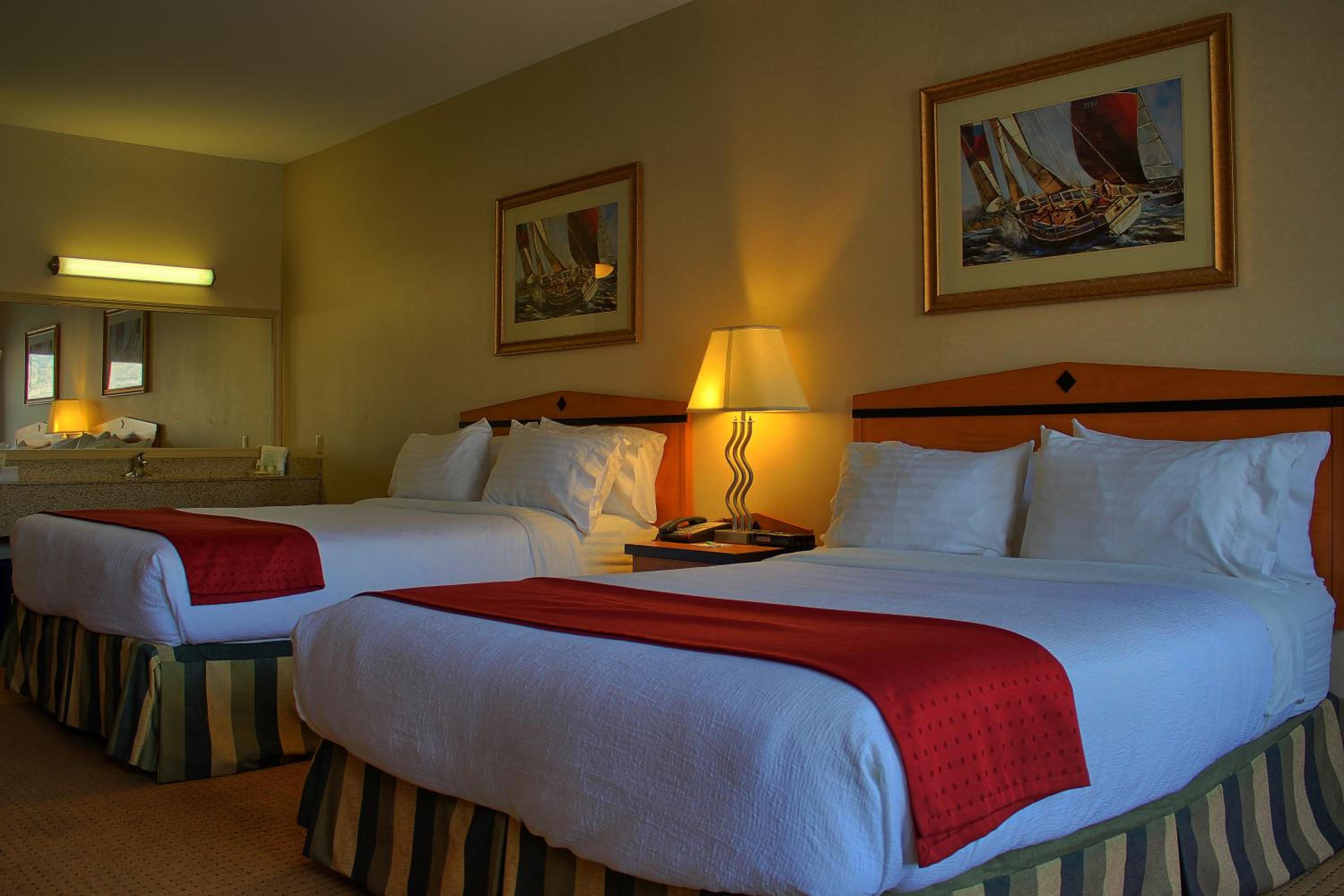 Holiday Inn Hotel & Suites Osoyoos by IHG