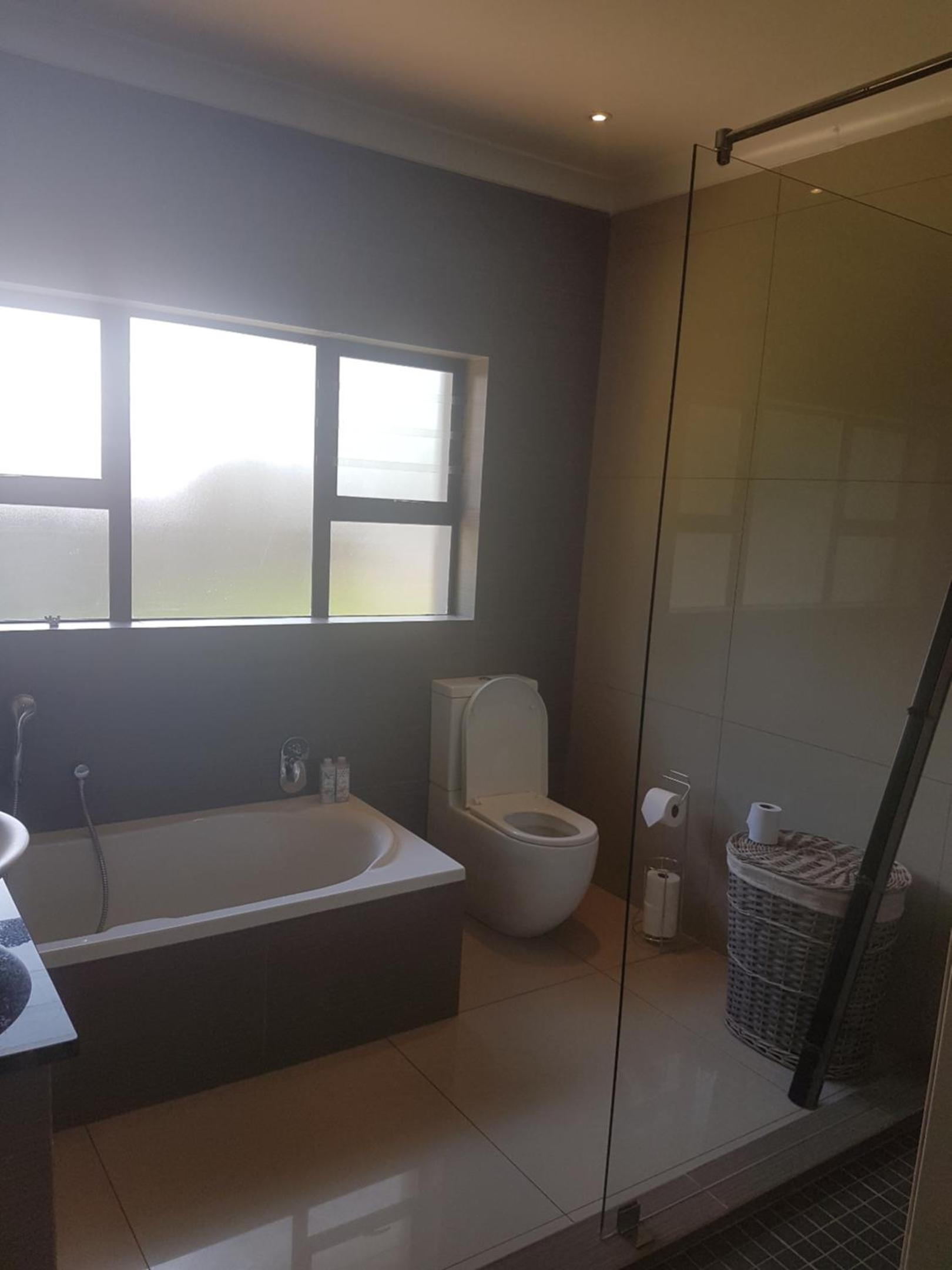 6 On Capella Guesthouse view 3