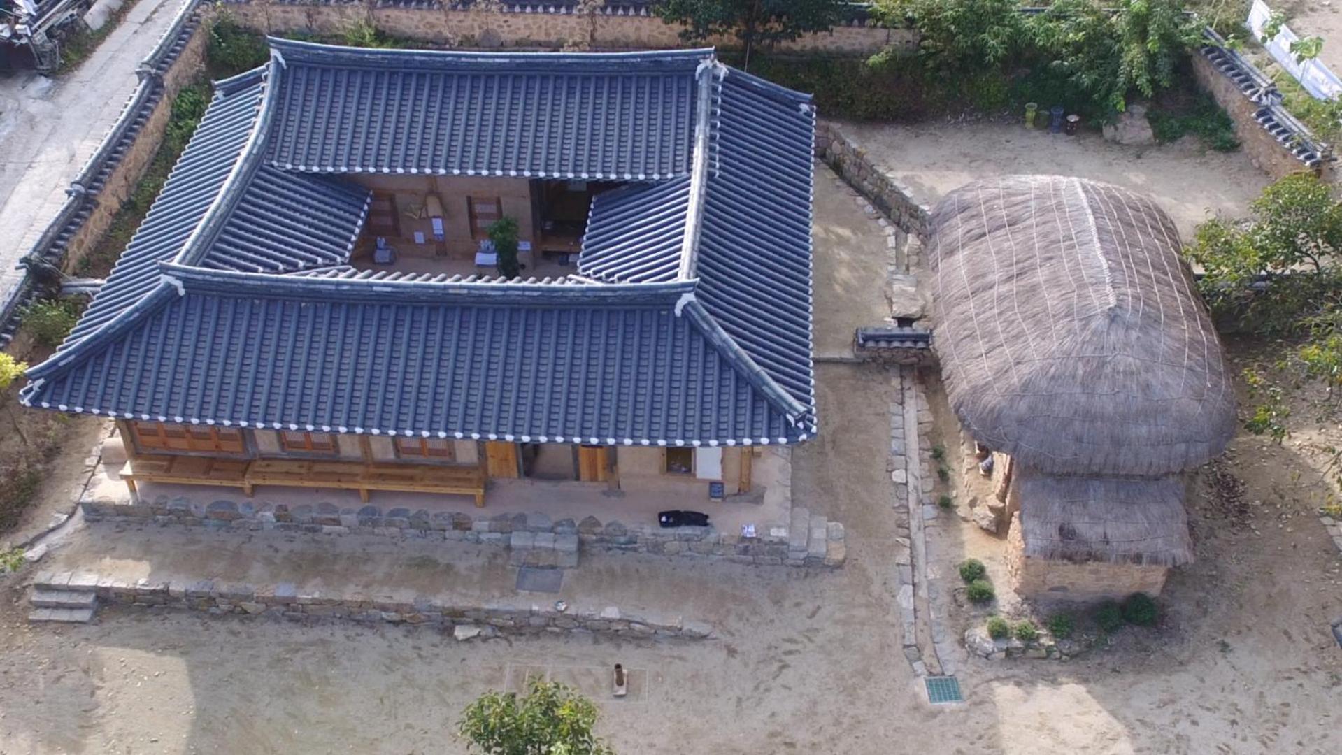 Jukheon Traditional House