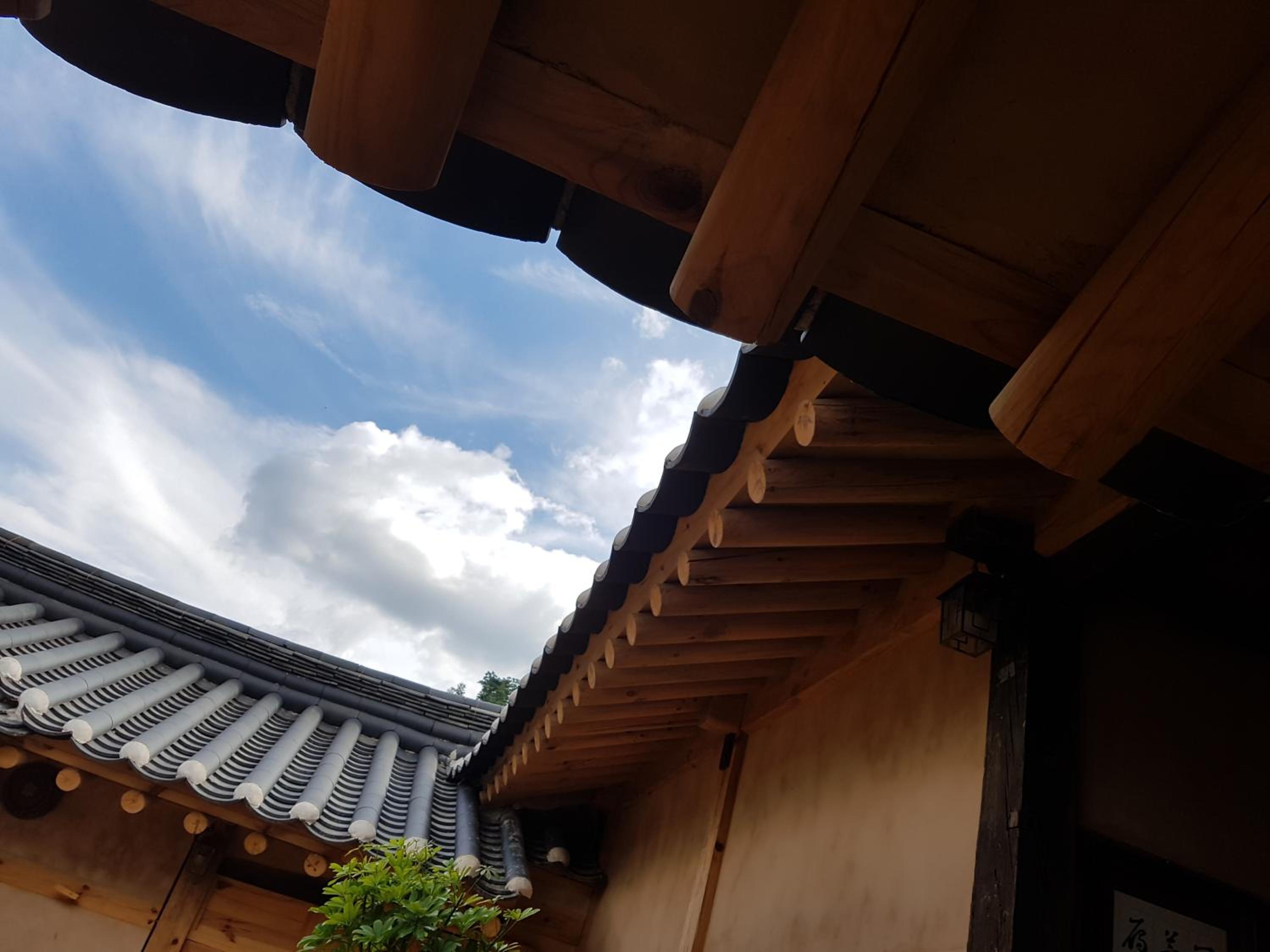 Jukheon Traditional House