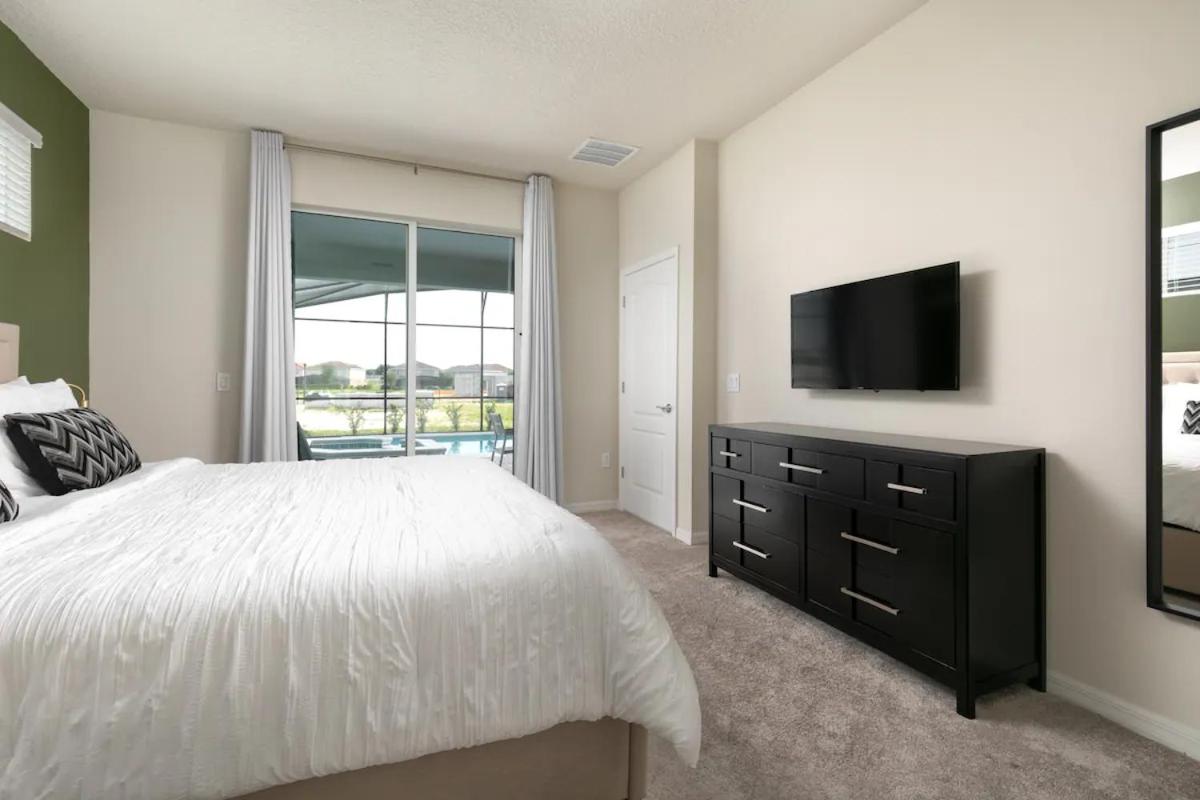 Solterra Resort 5br w/Pool Spa New Disney!