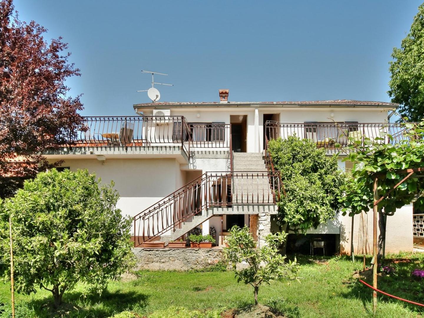 PARADINOVIC house with apartments view 4