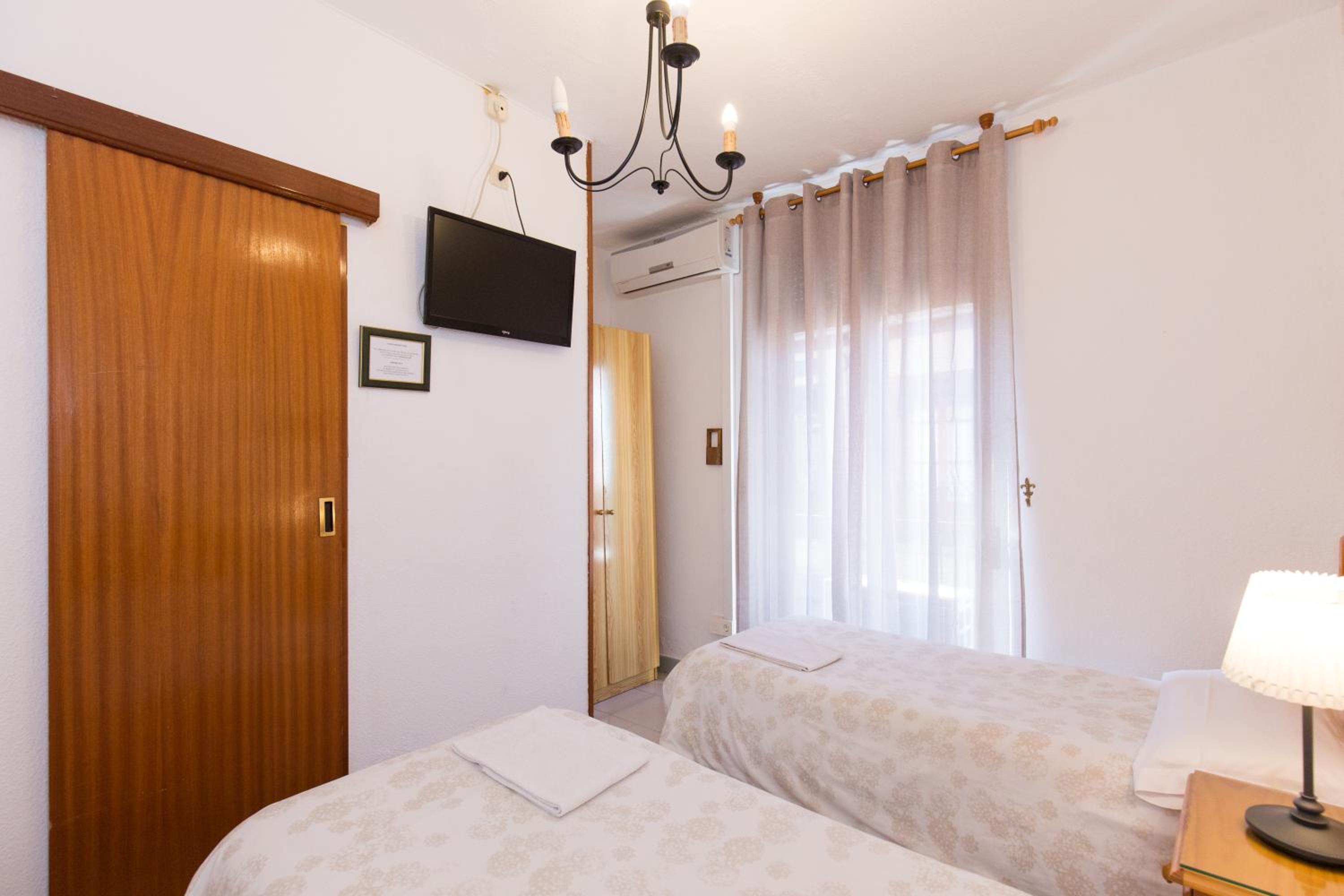 Pension Mesones