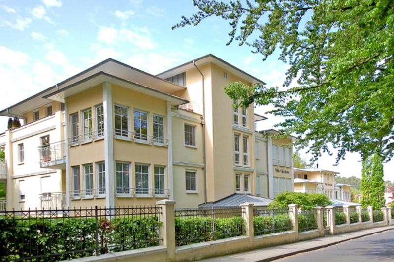 Villa Charlotte view 3