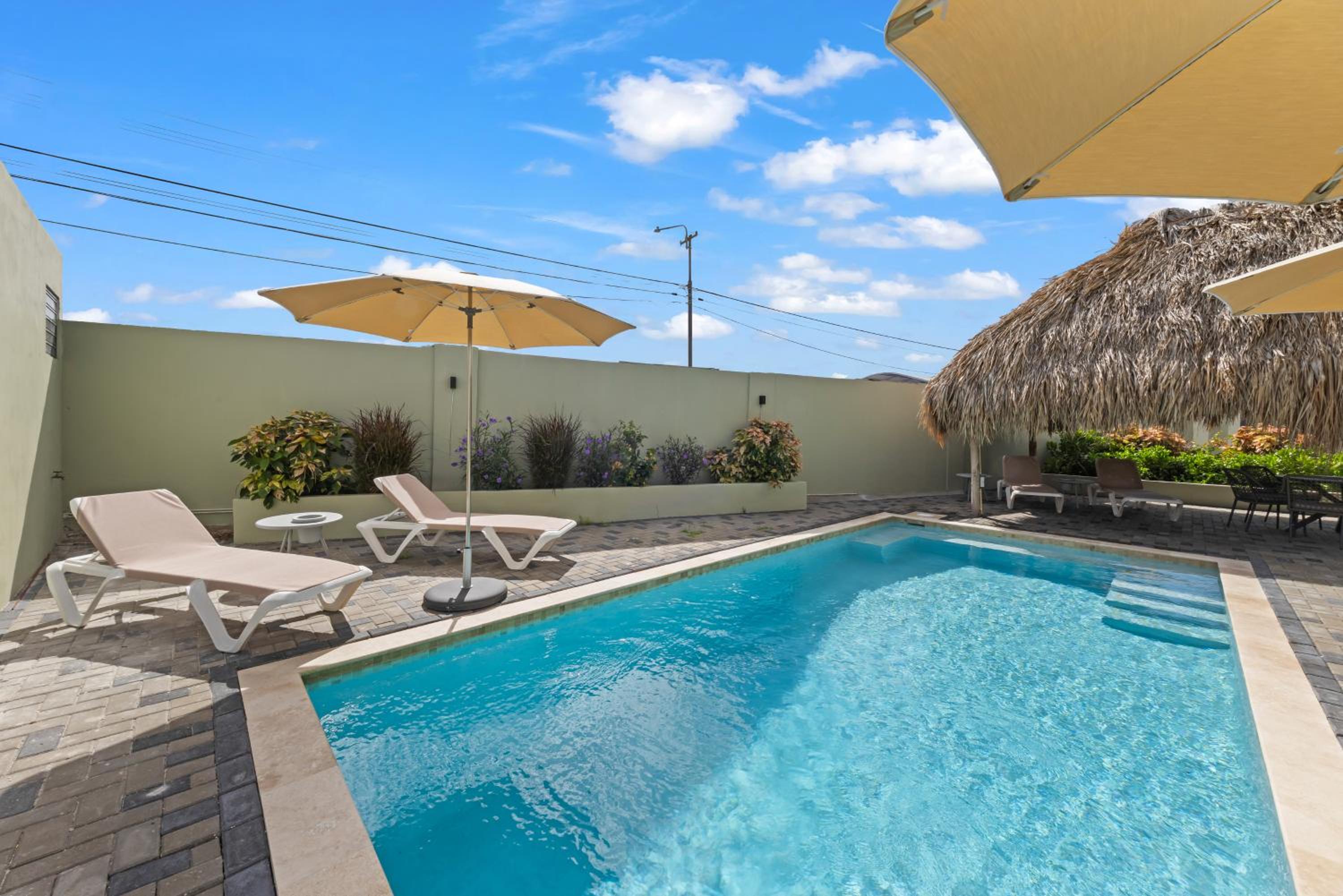 Apartment Serena, Mambo Beach