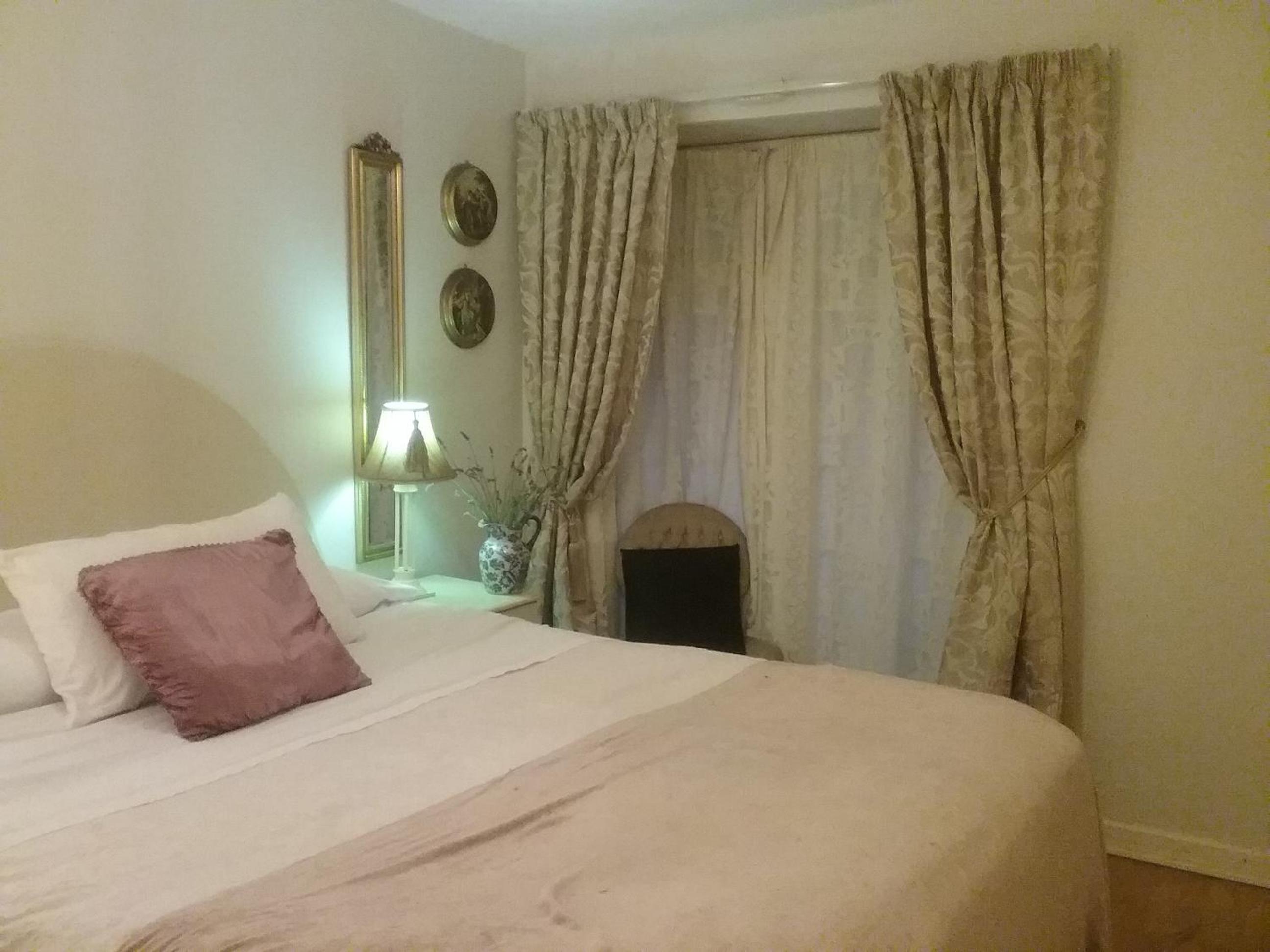 Ashleigh House Bed & Breakfast