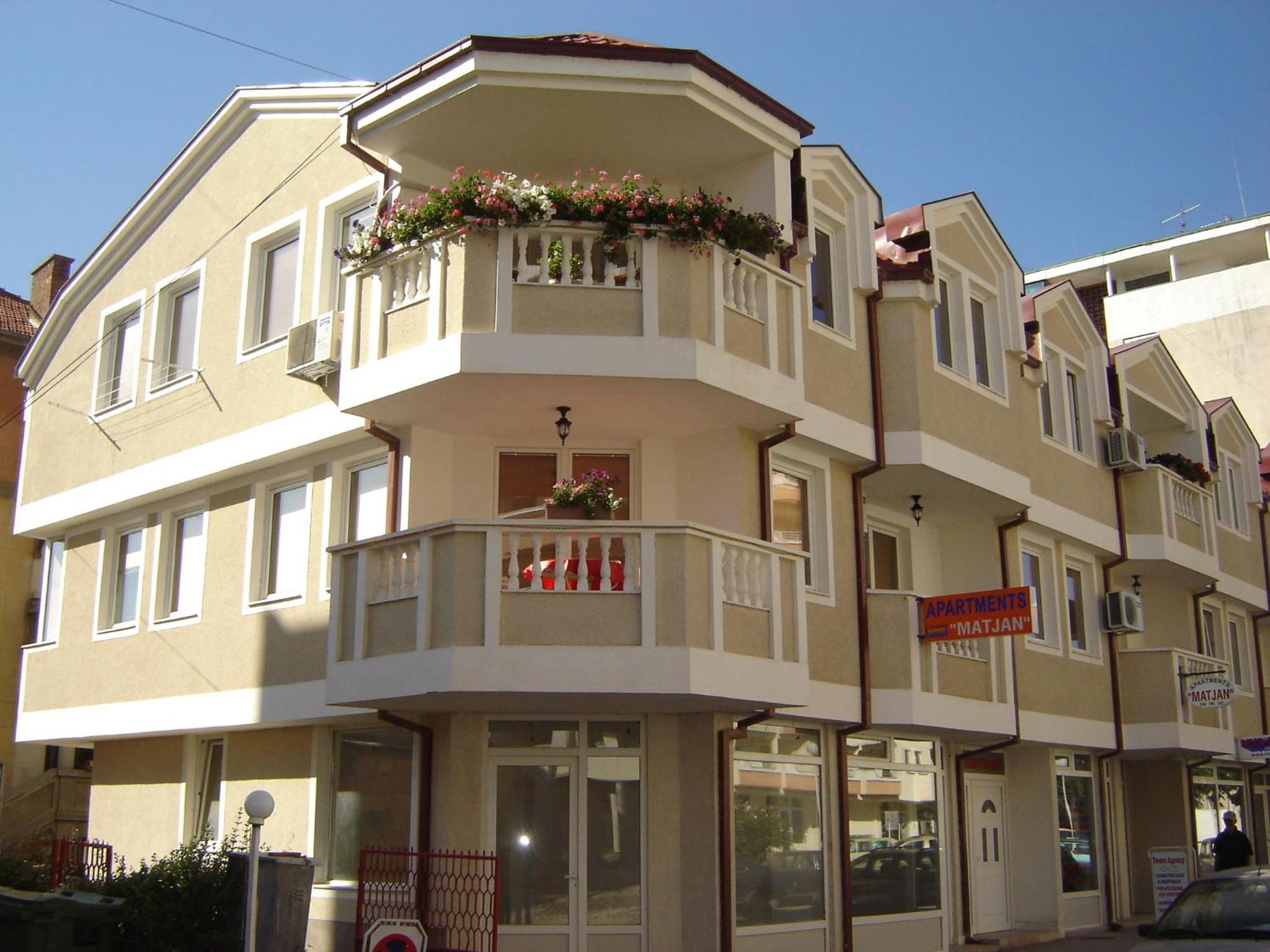 Apartments Matjan with private garages