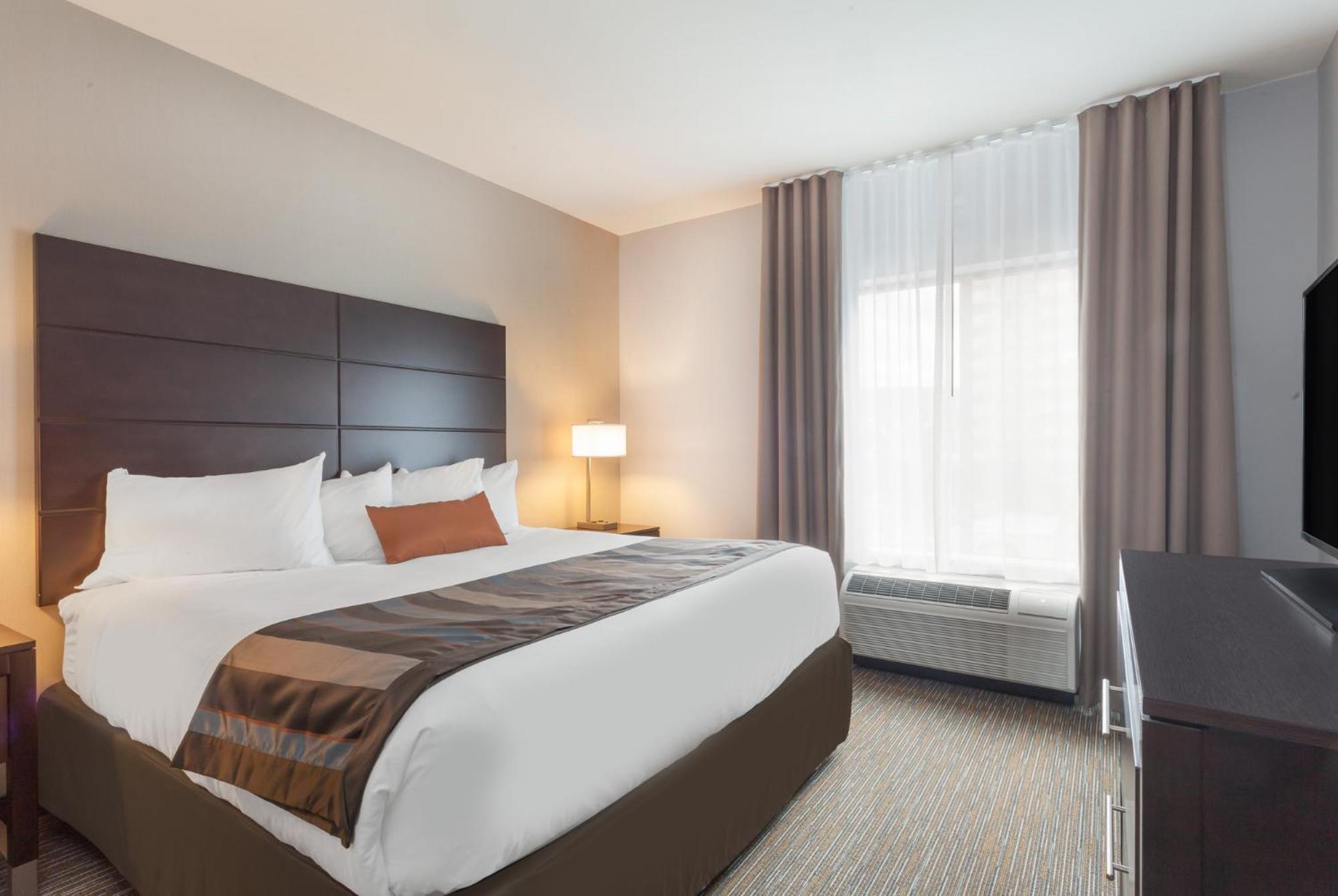 Altoona Vacations - Wingate by Wyndham Altoona Downtown/Medical Center - Property Image 3