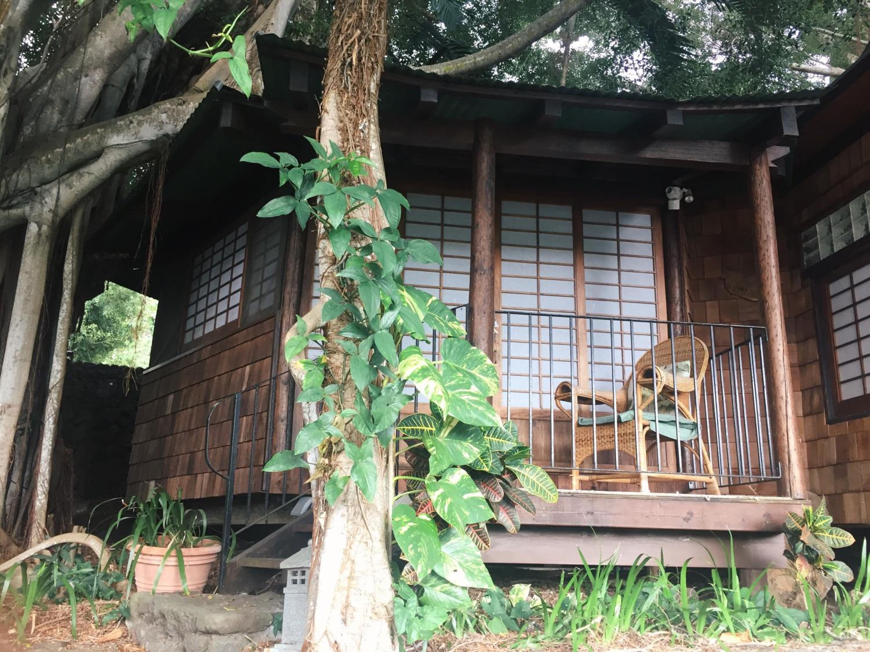 Hale Maluhia Country Inn