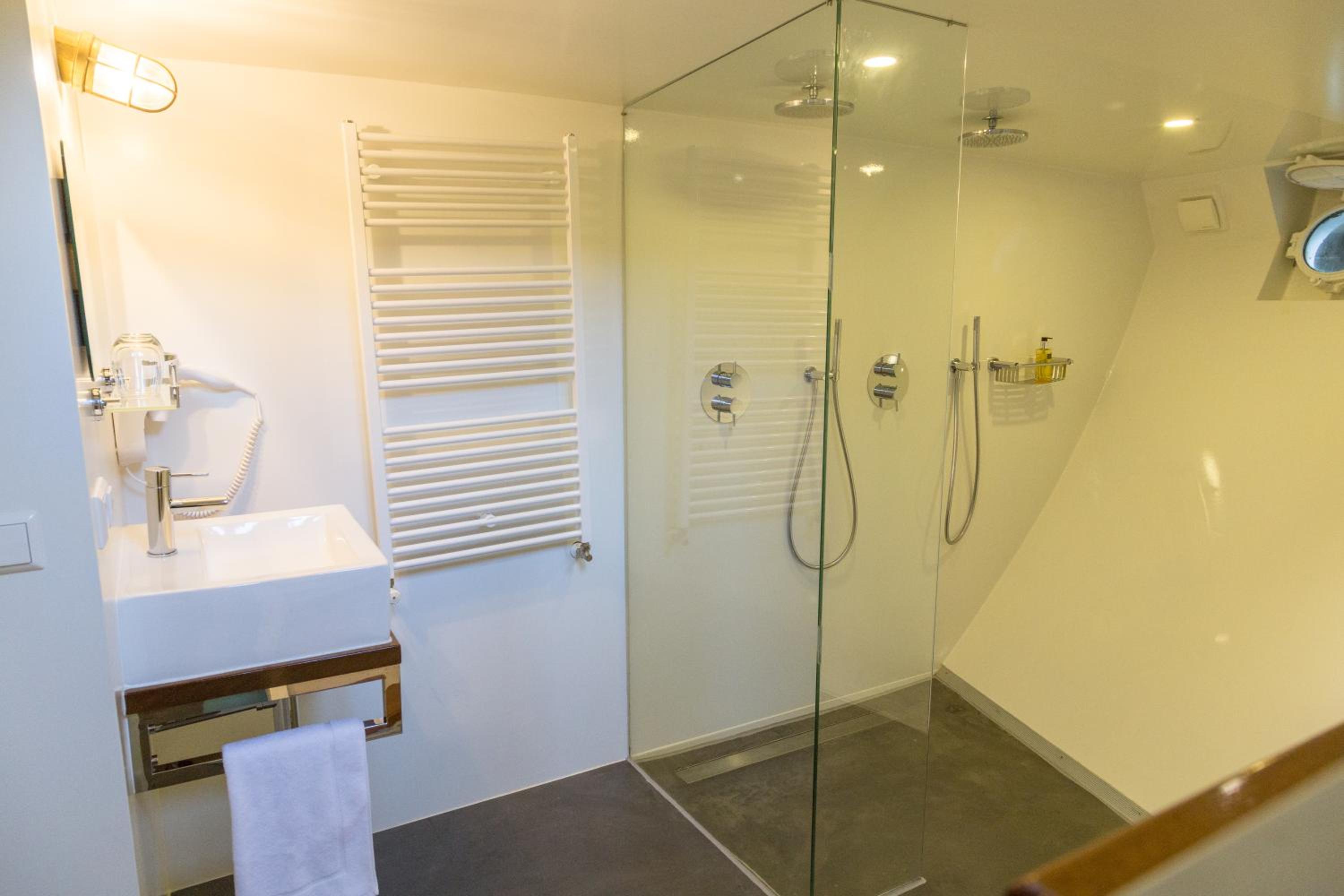M/S Svalbard B&B