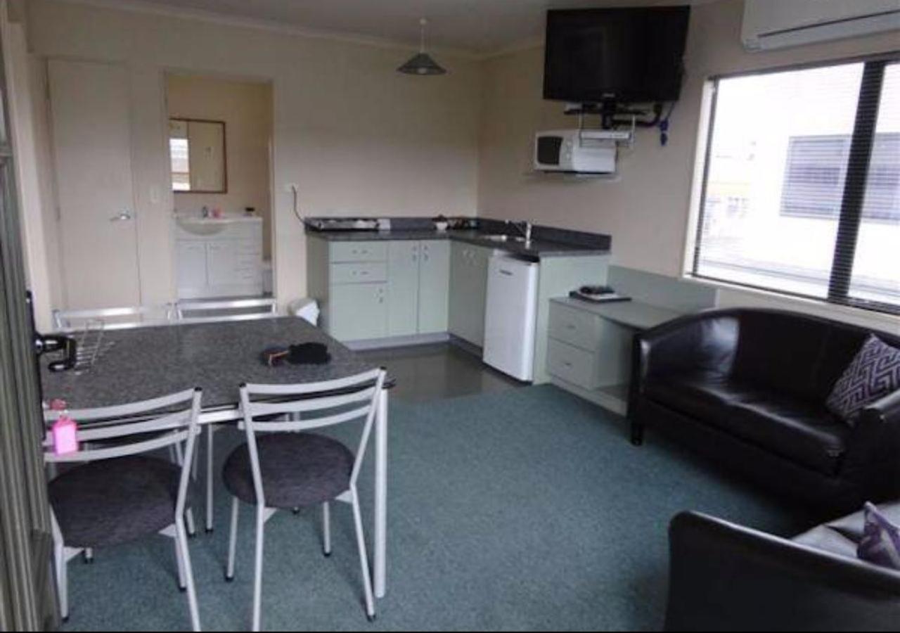 Abode On Courtenay Motor Inn