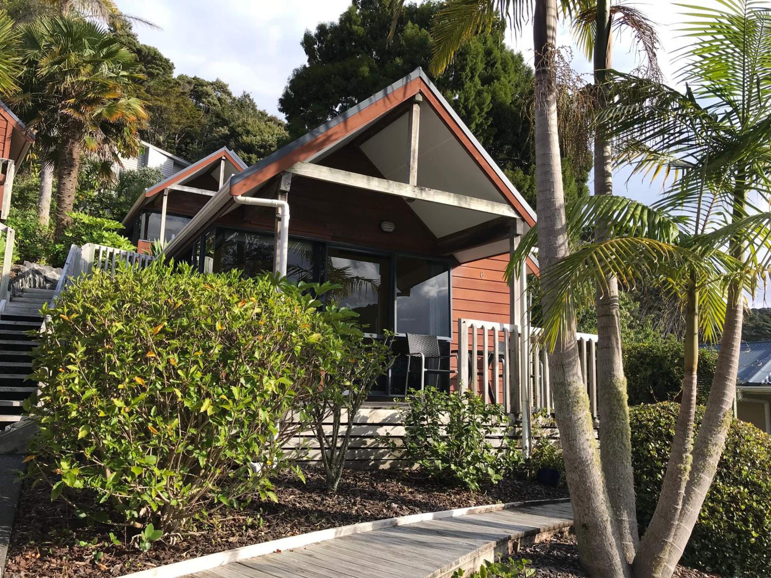 Bay Cabinz Motel