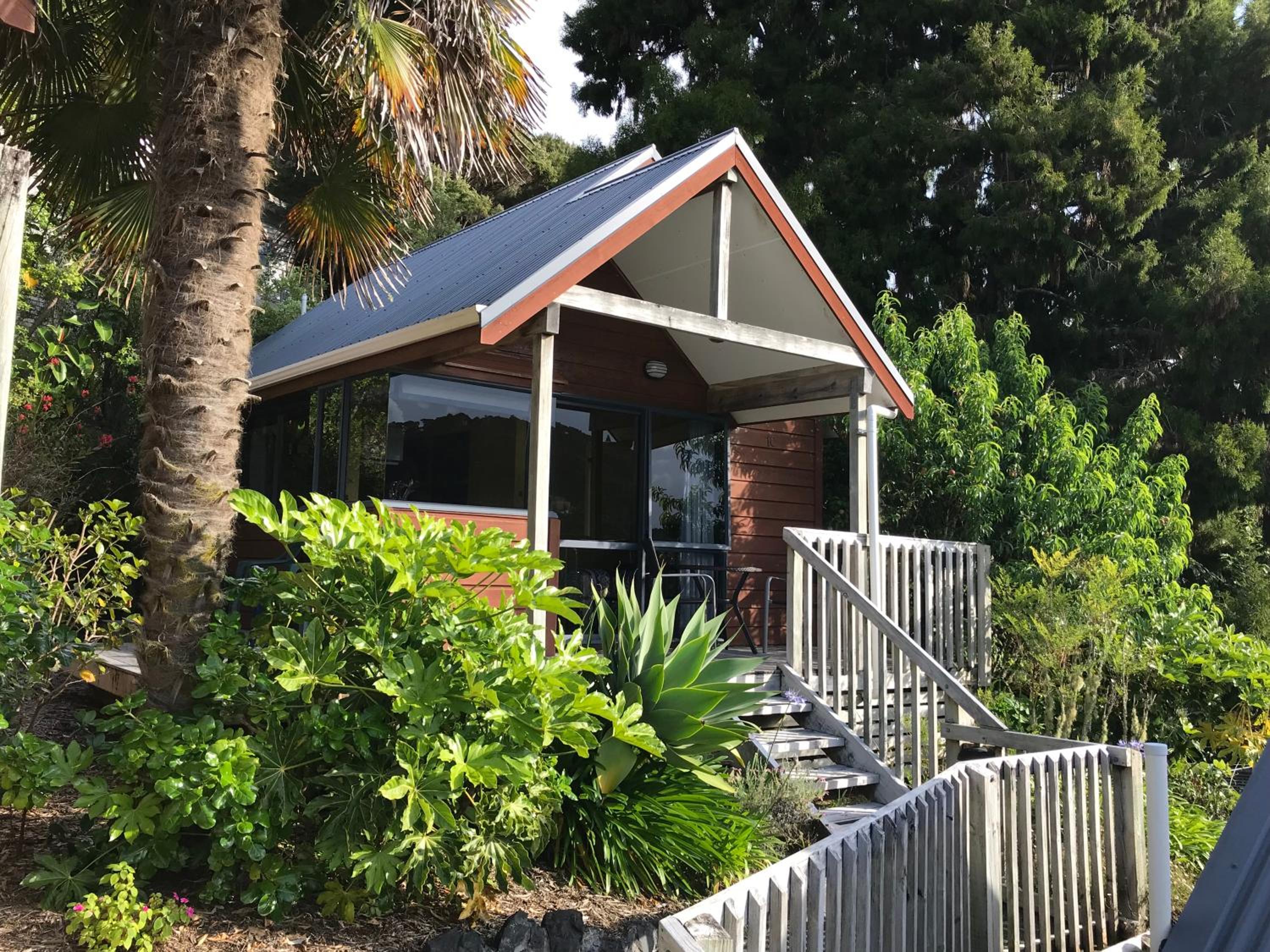 Bay Cabinz Motel