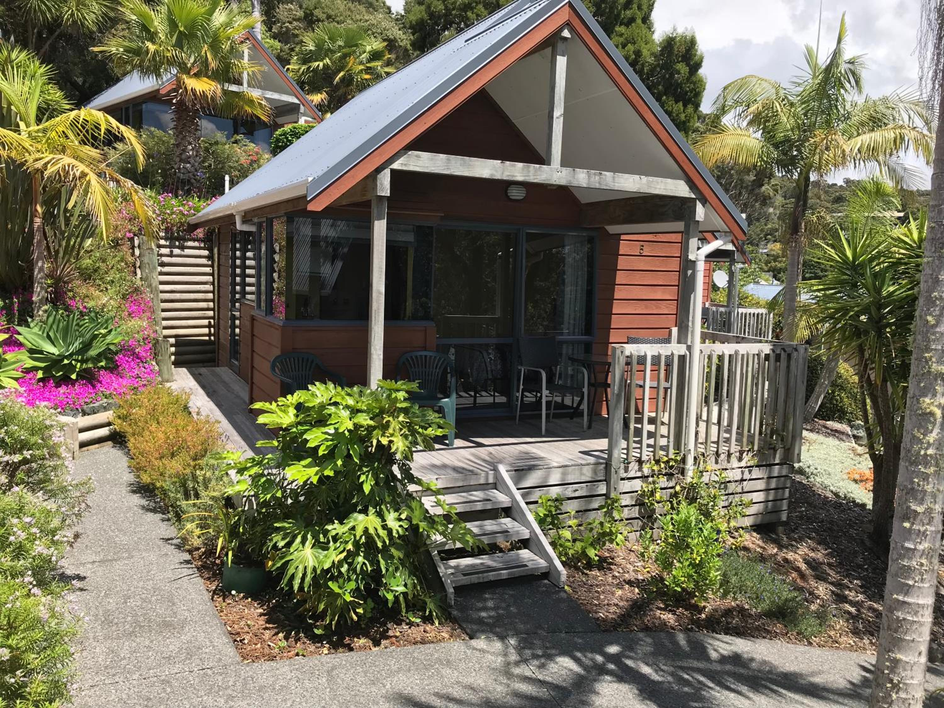 Bay Cabinz Motel