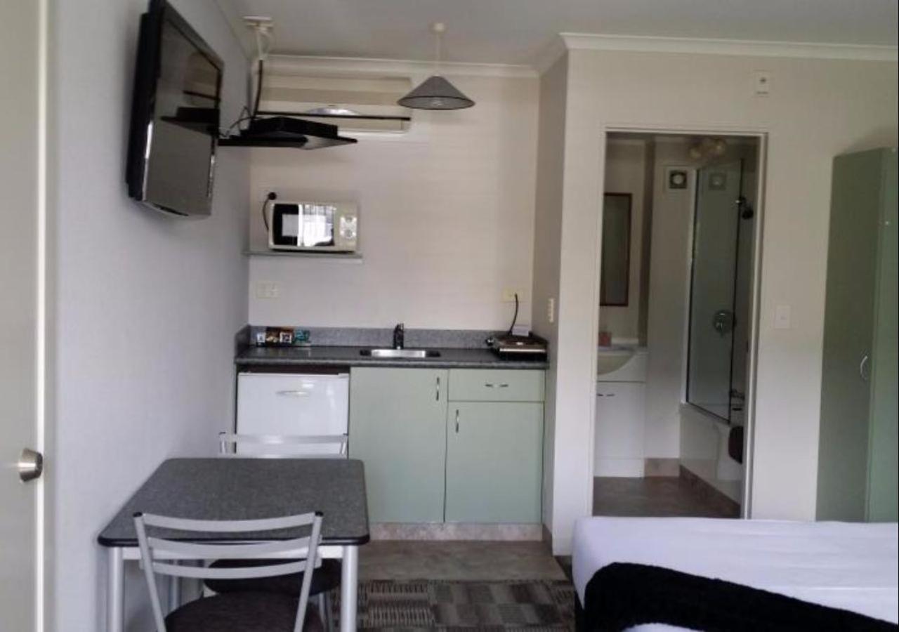 Abode On Courtenay Motor Inn