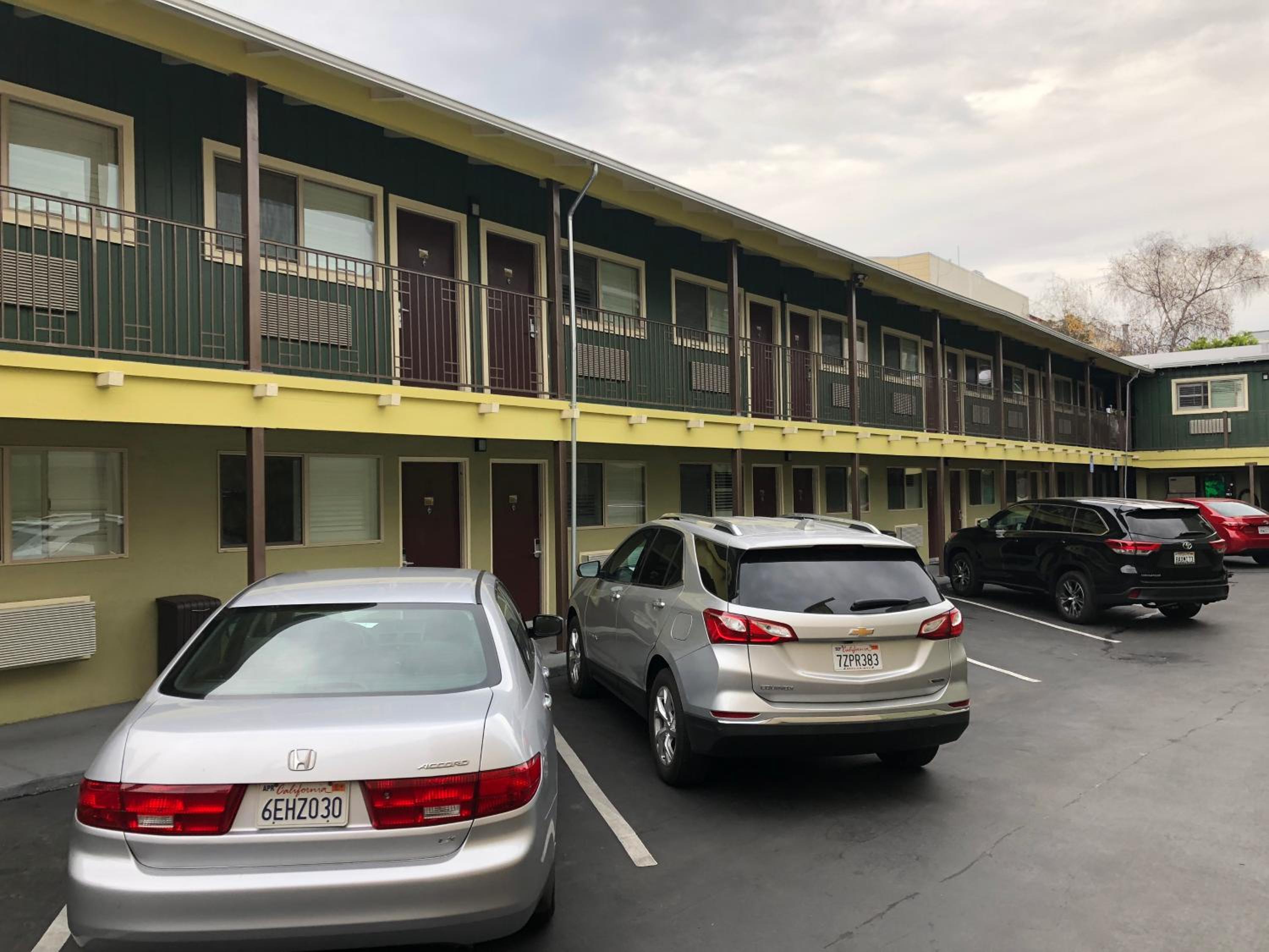Lombard Plaza Motel 2