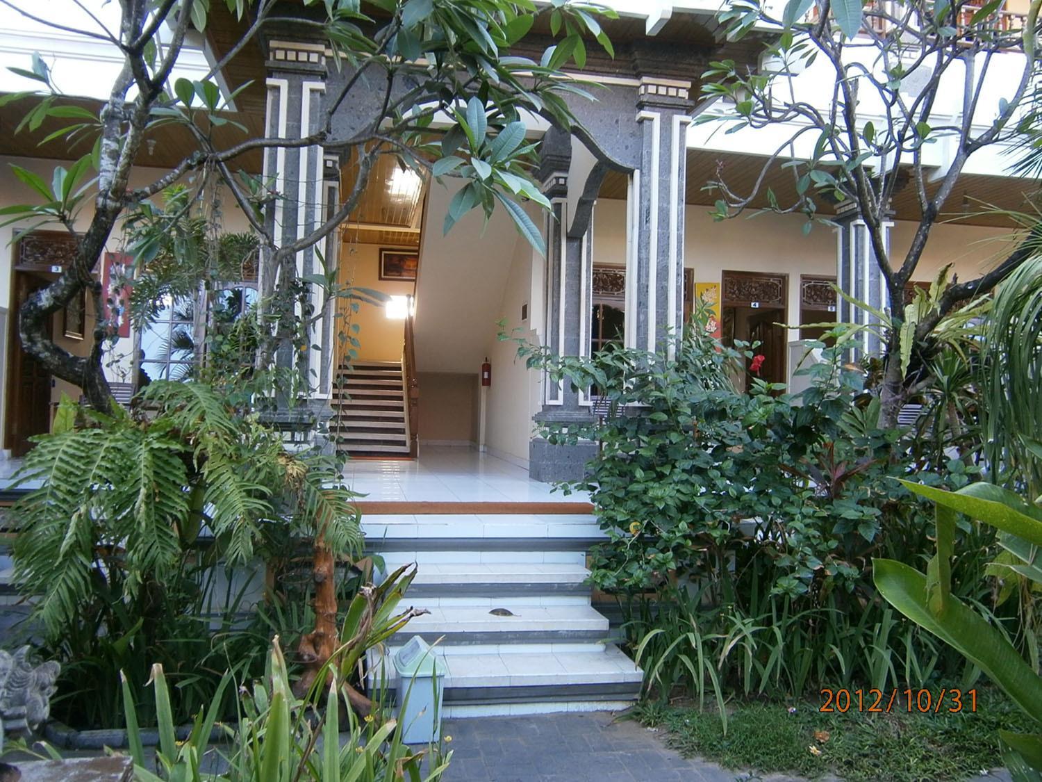Adus Beach Inn