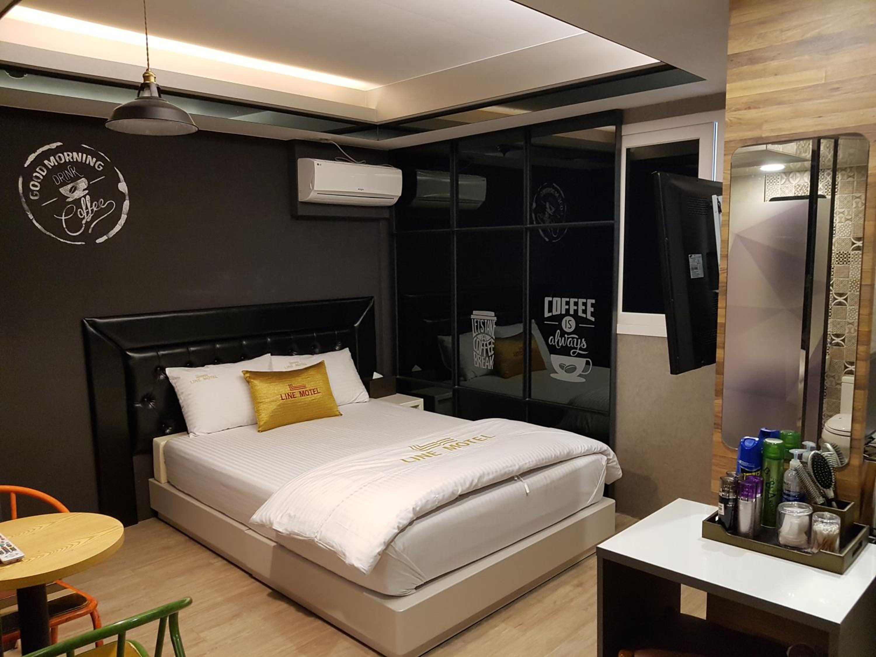 Line Motel
