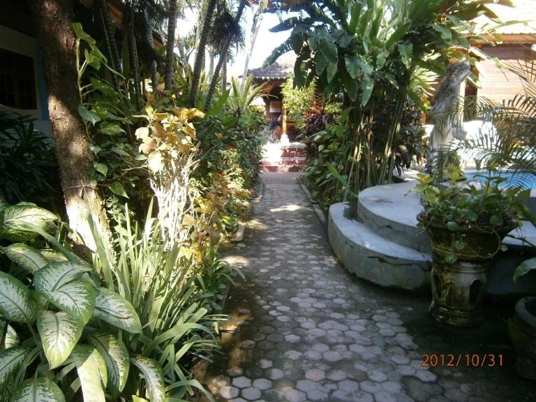 Adus Beach Inn