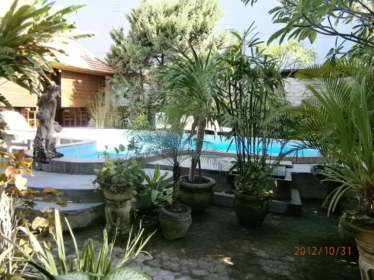 Adus Beach Inn