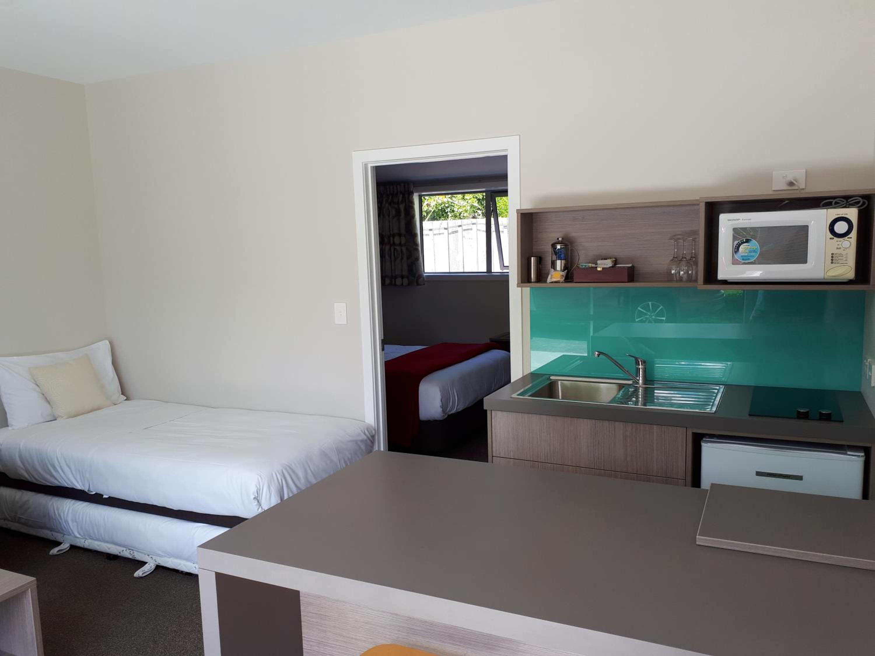 Edgewater Motel