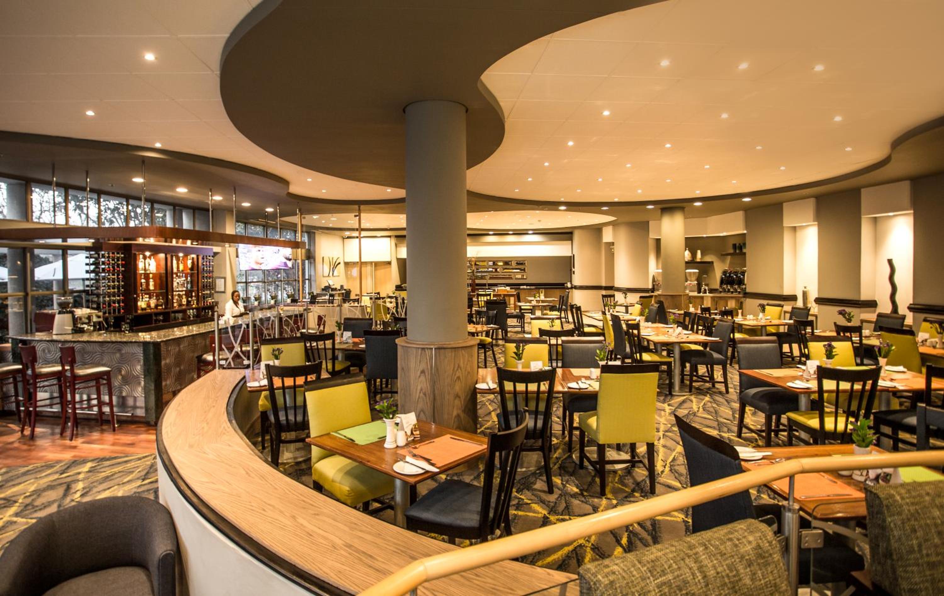 Johannesburg Vacations - Garden Court Eastgate - Property Image 1
