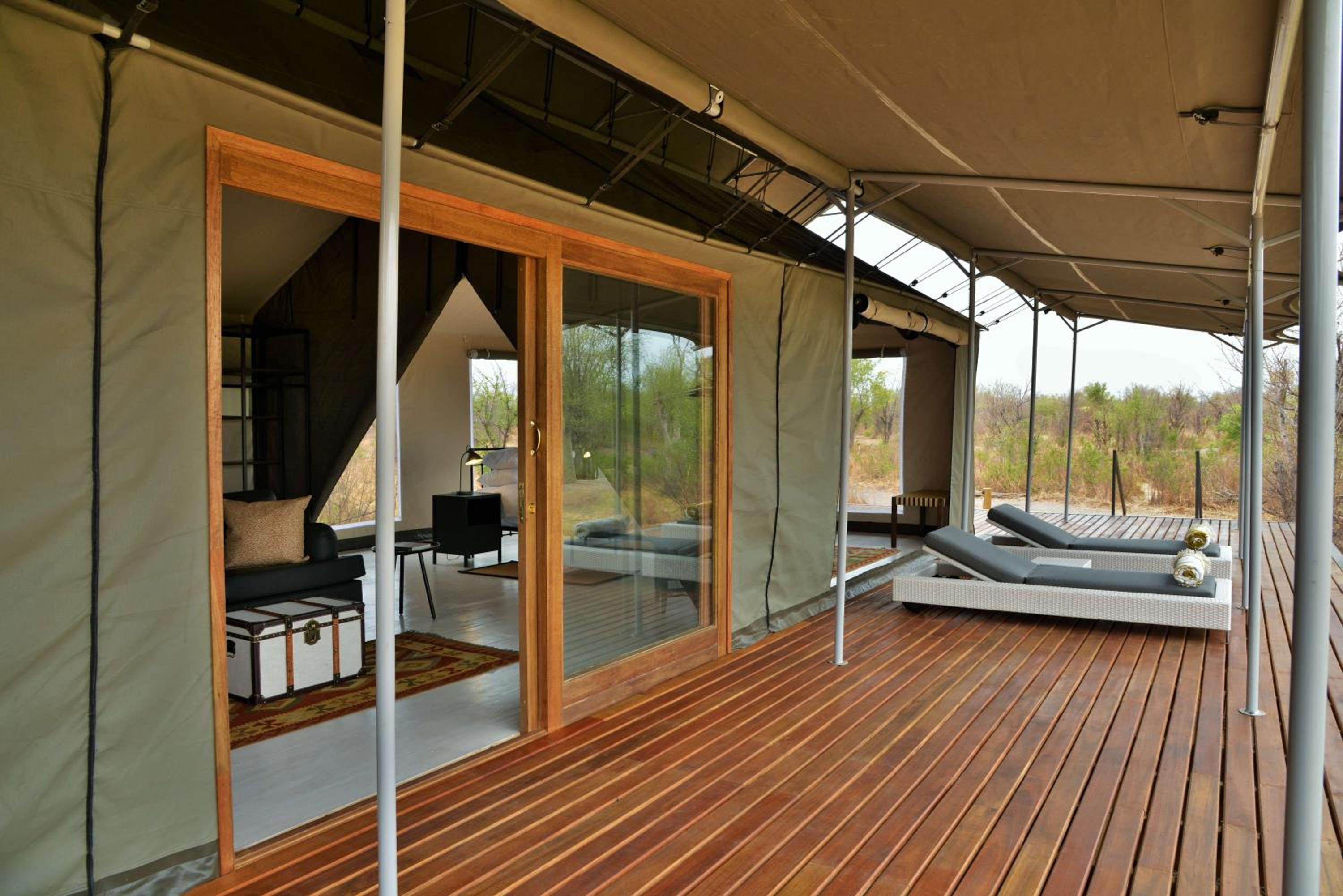 Nogatsaa Pans Chobe Lodge