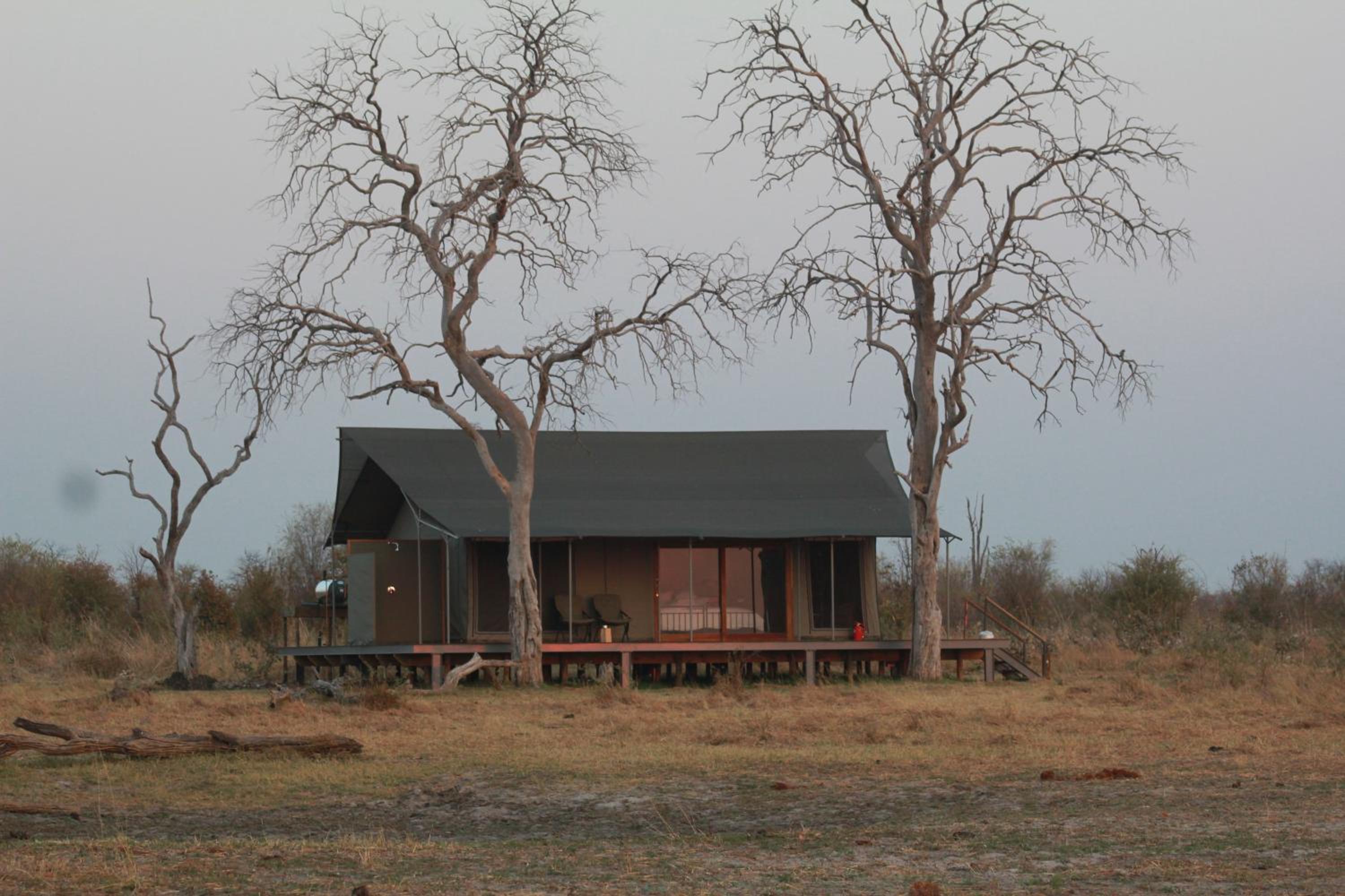 Nogatsaa Pans Chobe Lodge
