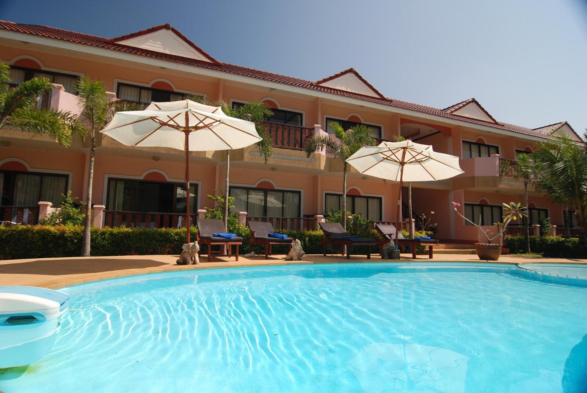 Lanta Seafront Resort