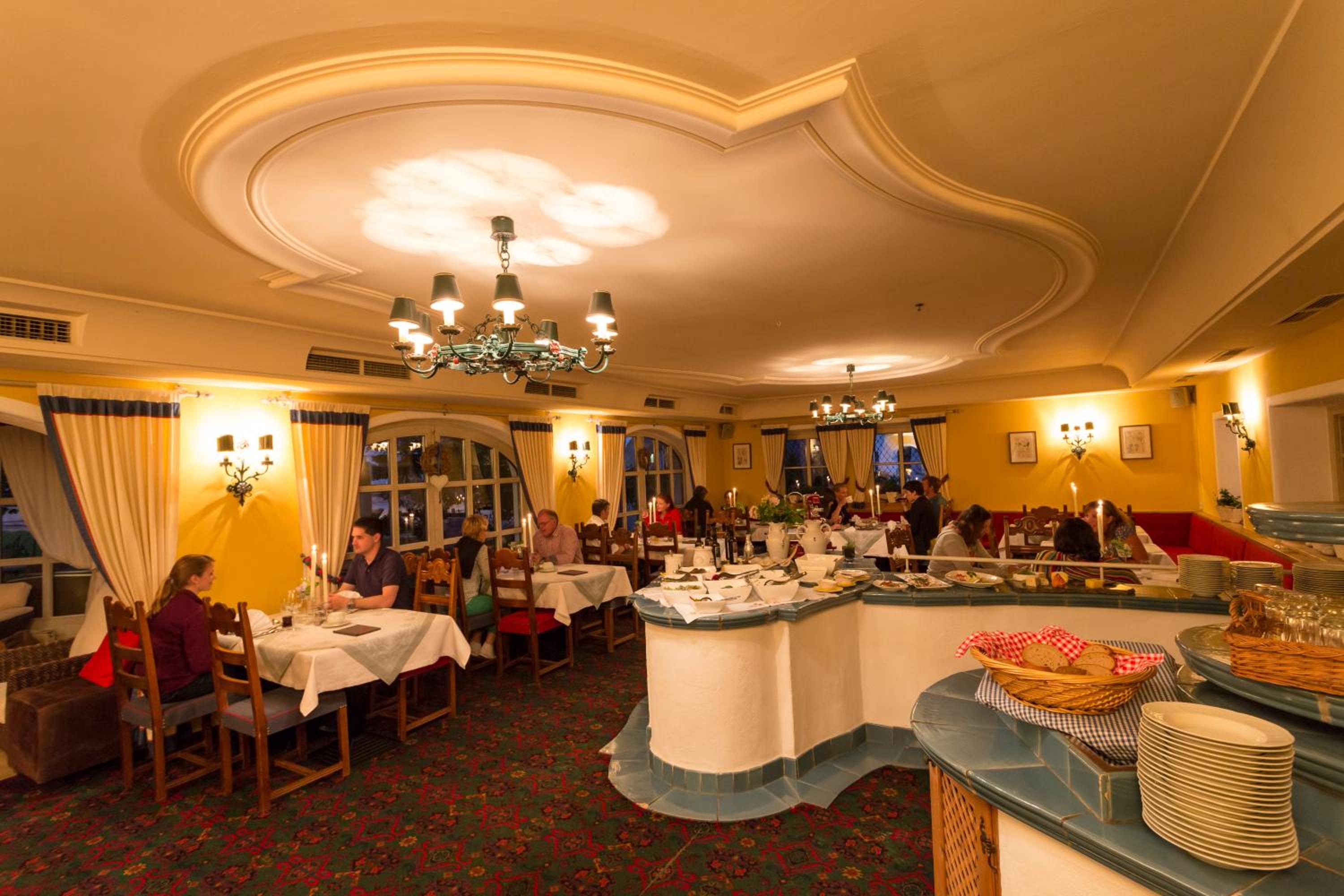 Ferienhaus Alpen Lodge und die Gams