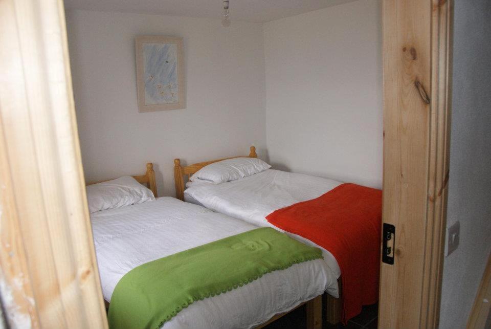 Aran Thatch Cottage view 5
