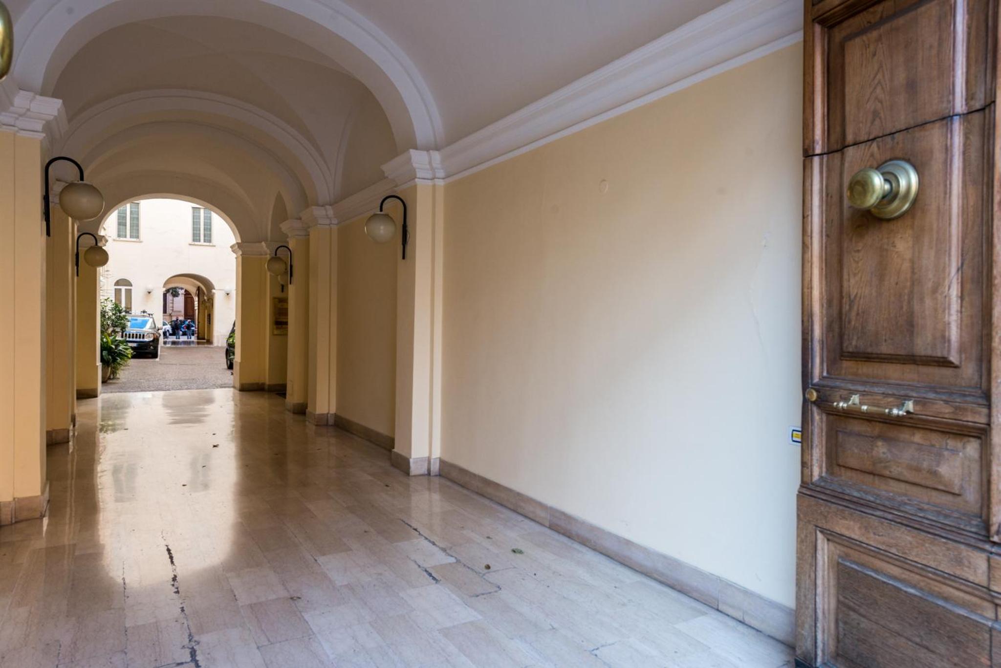 285 Vatican Lodge