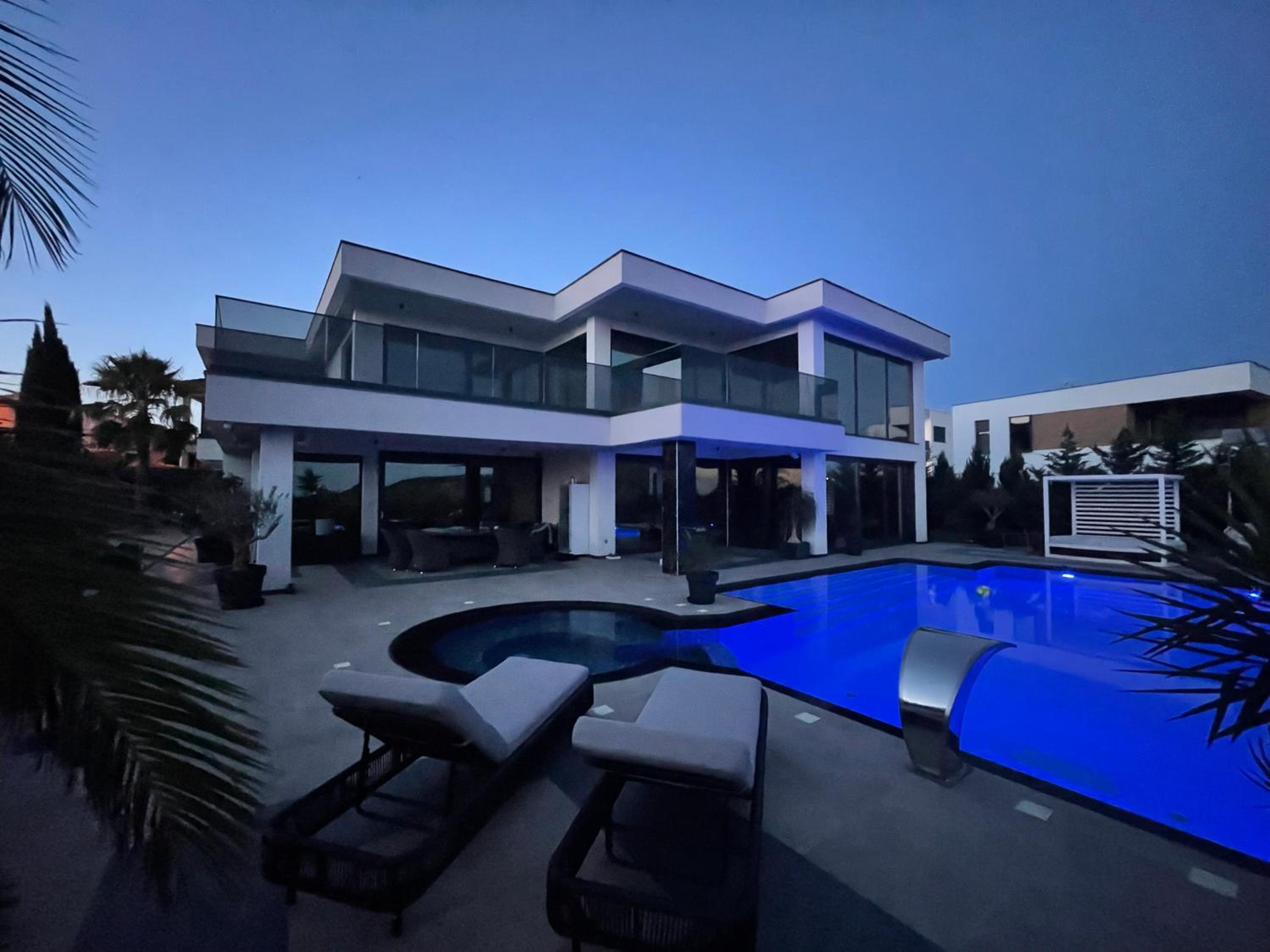 Residence Malibu Sunrise